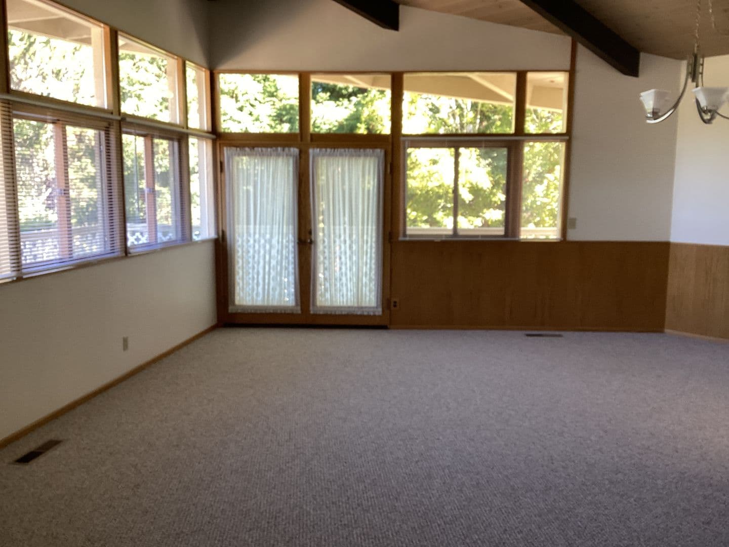 Aptos House: 271 Bowen Ave