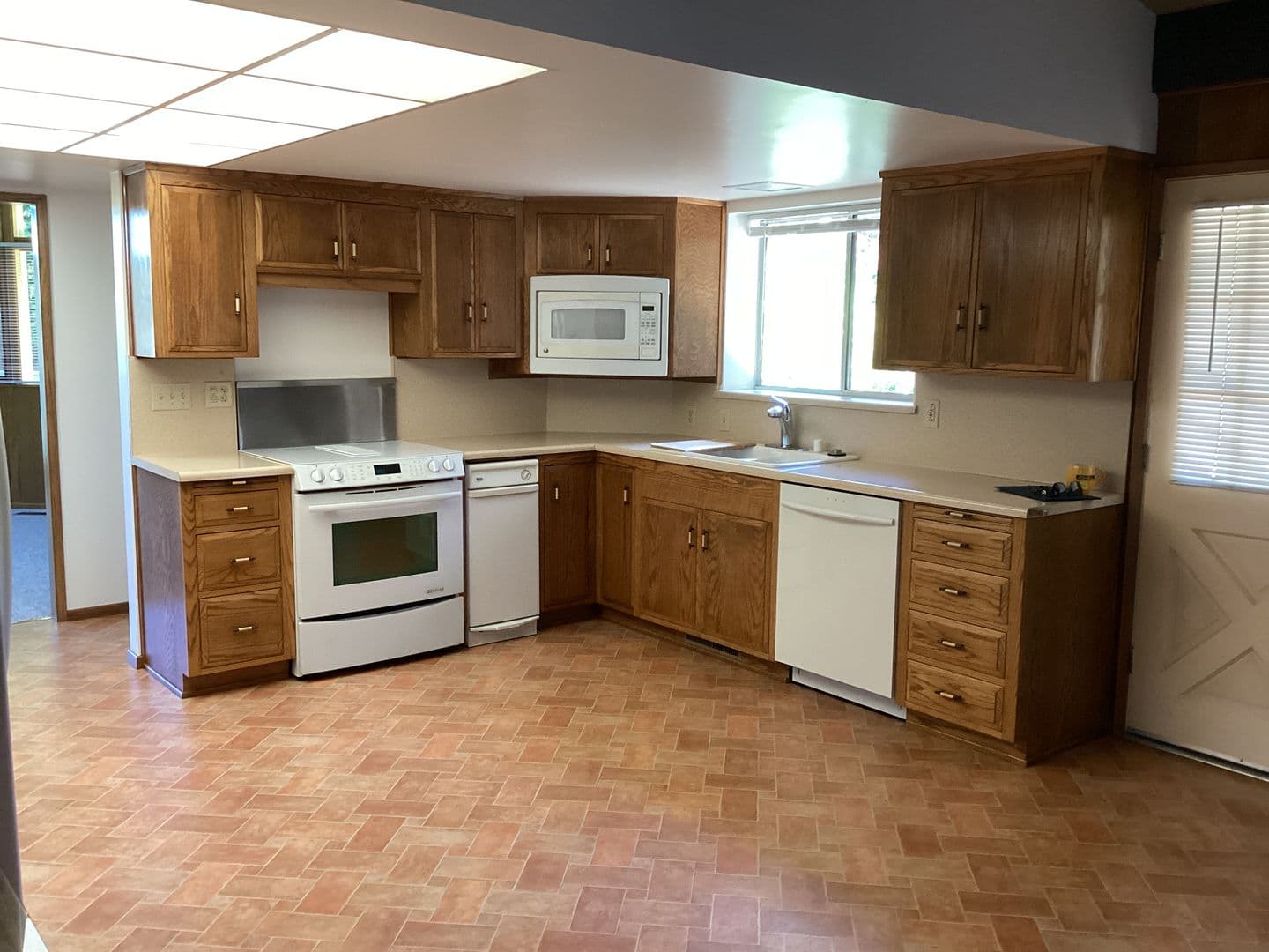 Aptos House: 271 Bowen Ave