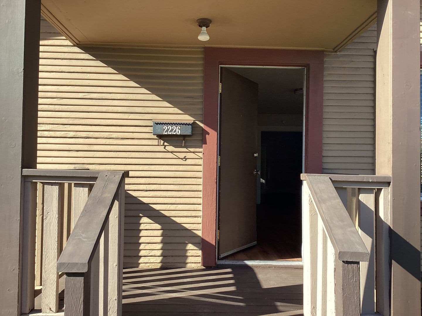 Santa Cruz House: 2226 Mission St