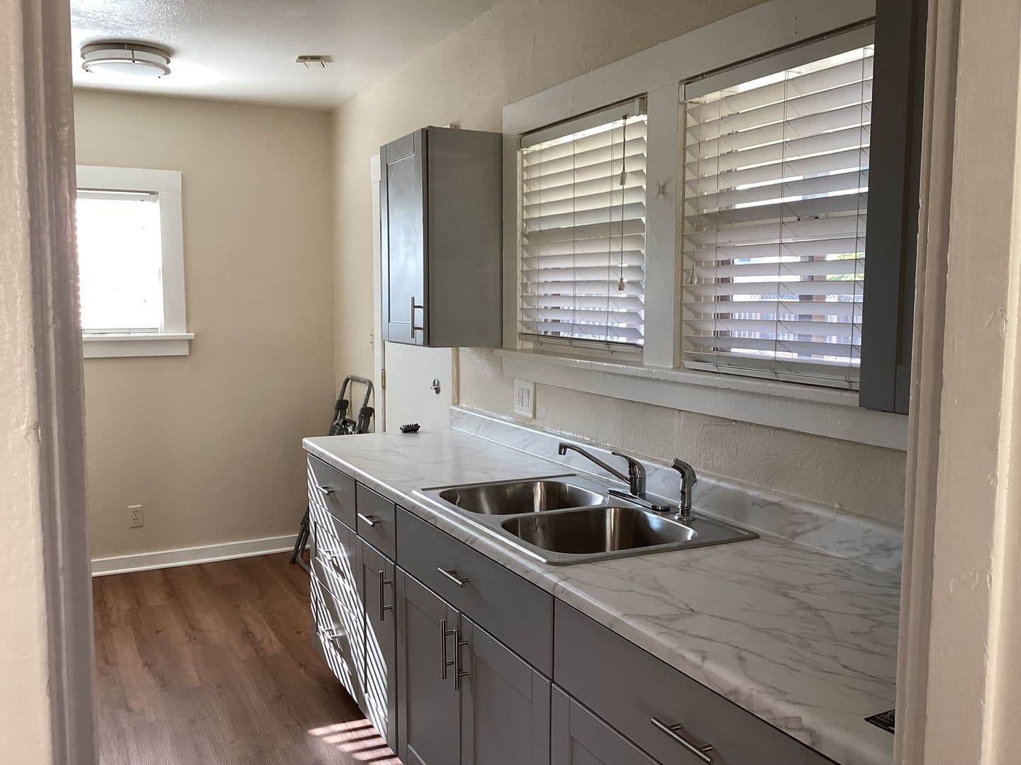 Santa Cruz House: 2226 Mission St