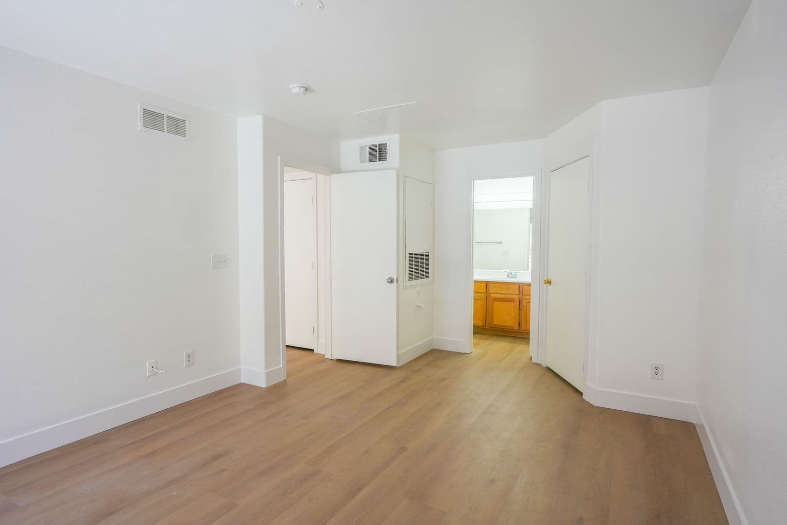 Las Vegas Condo: 4555 E Sahara Ave Unit 227
