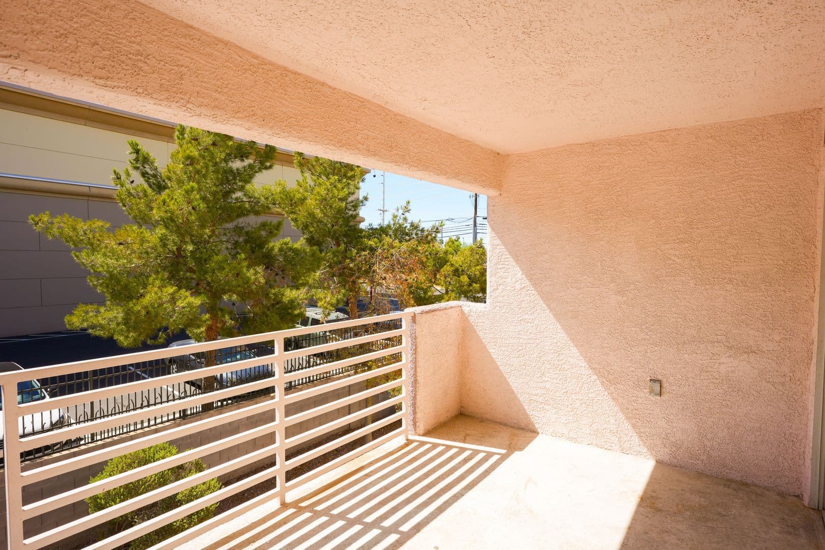 Las Vegas Condo: 4555 E Sahara Ave Unit 227