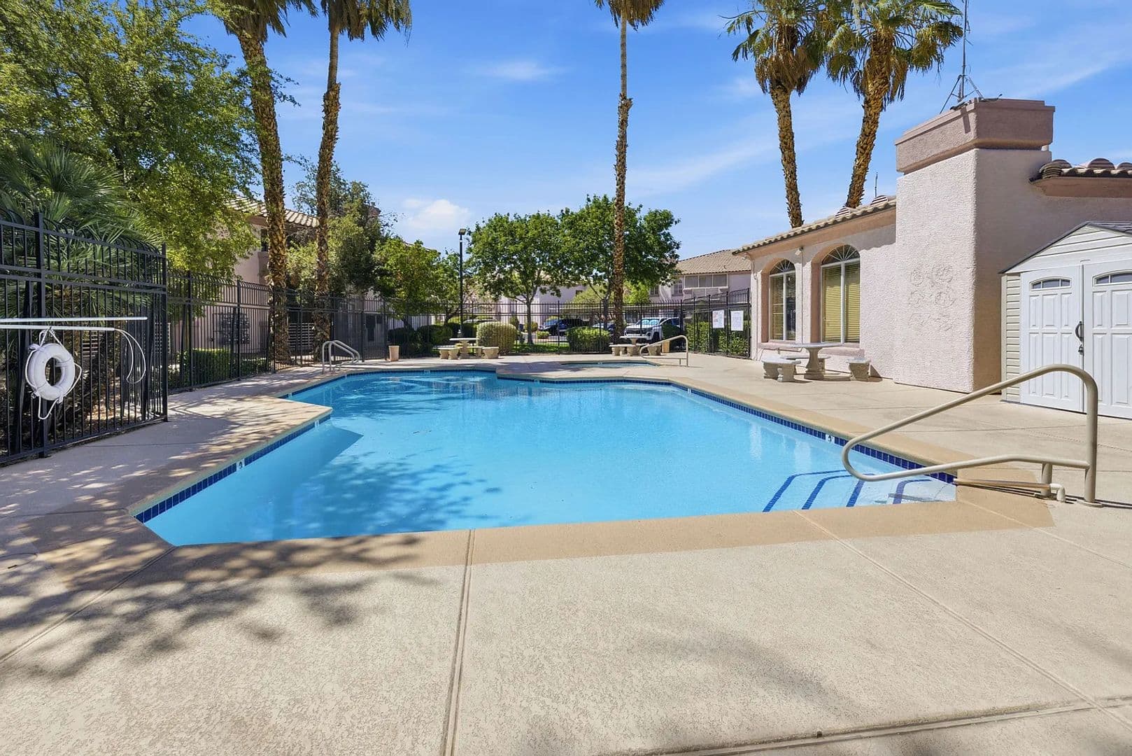 Las Vegas Condo: 4555 E Sahara Ave Unit 227