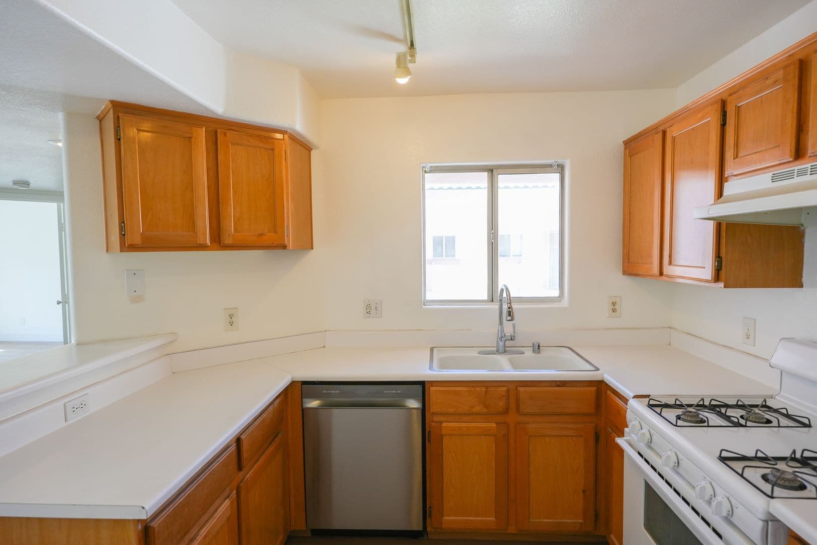 Las Vegas Condo: 4555 E Sahara Ave Unit 227