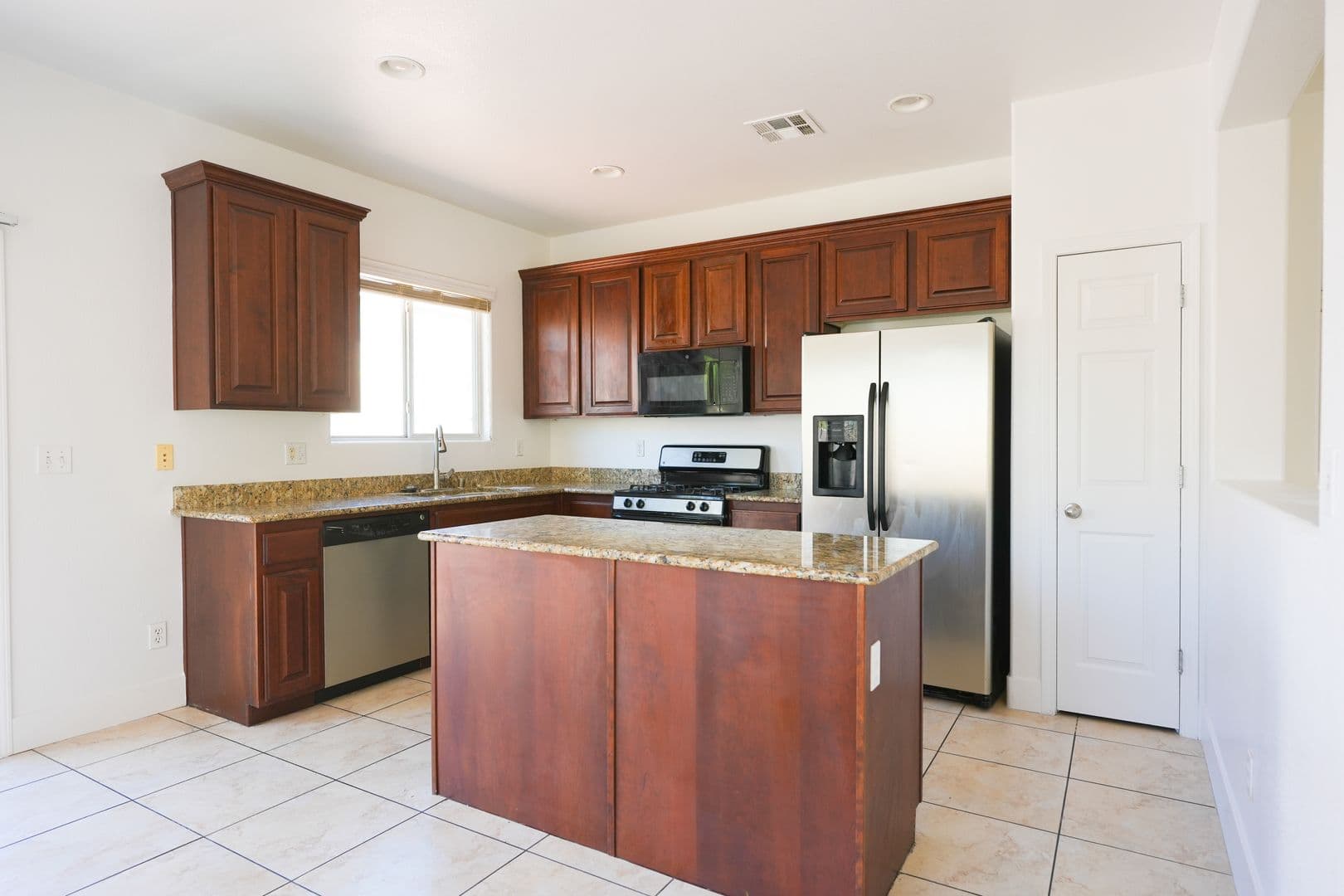 North Las Vegas House: 5313 Wild Sunflower St