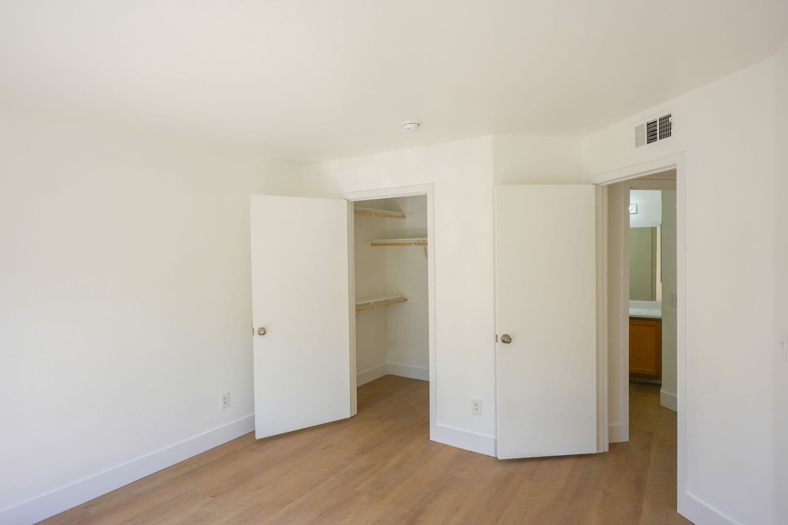 Las Vegas Condo: 4555 E Sahara Ave Unit 227