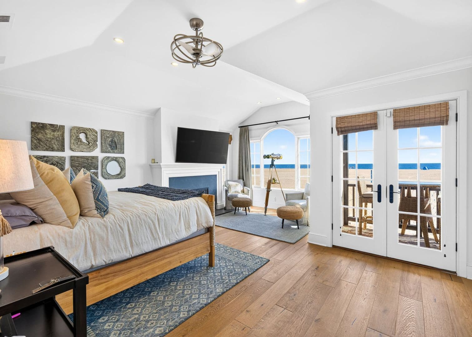 Newport Beach House: 1228 W Oceanfront