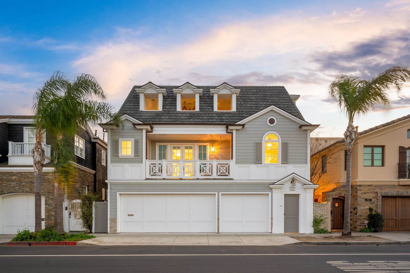 Newport Beach House: 1215 E Balboa Blvd