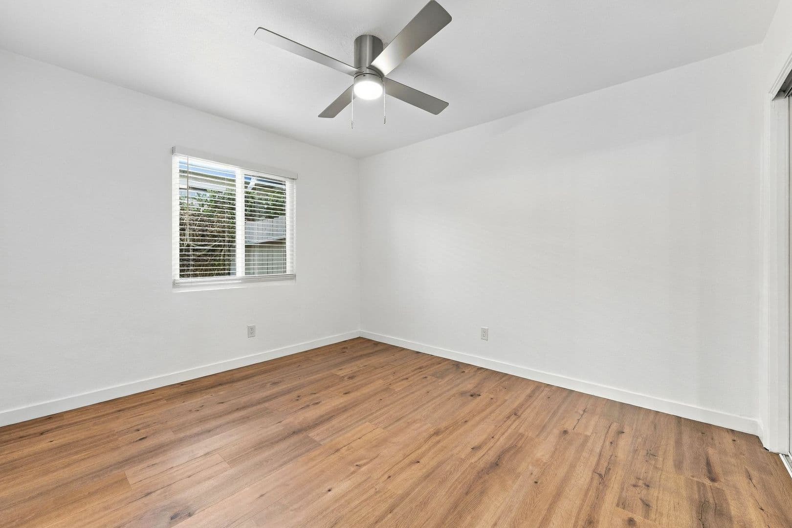 Costa Mesa Apartment: 263 16th Pl