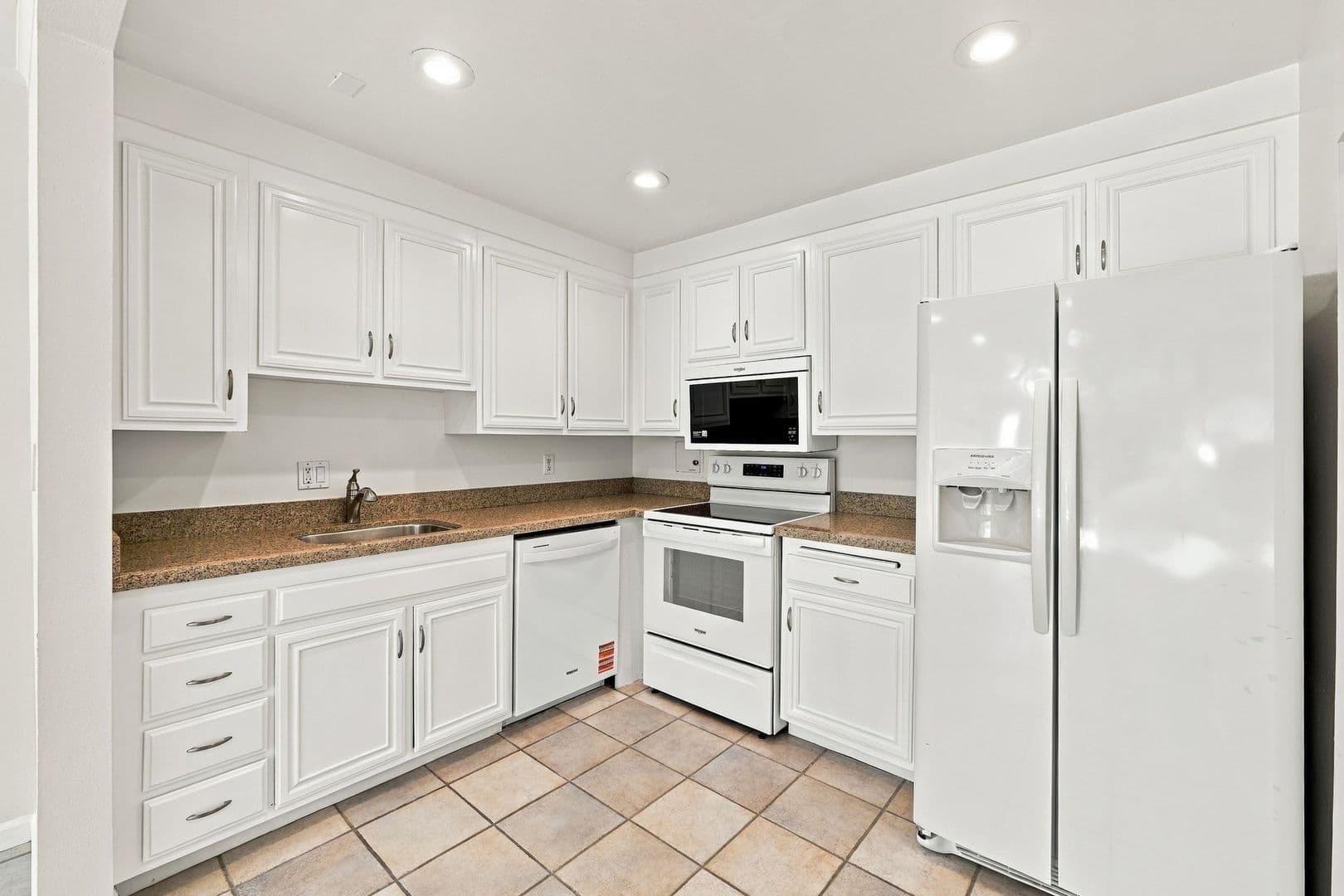 Newport Beach Condo: 500 Cagney Lane #206