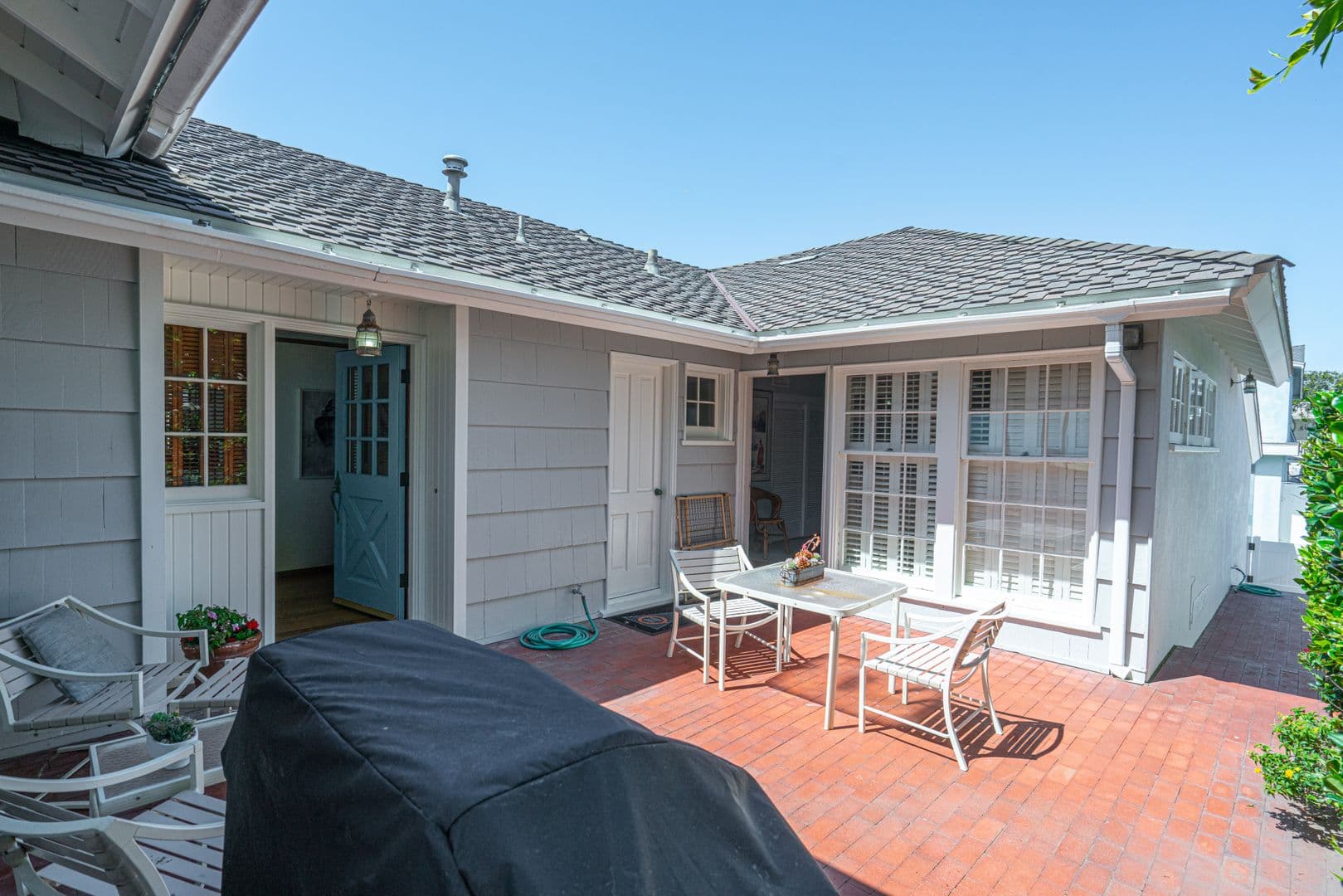 Newport Beach House: 2124 E. Oceanfront