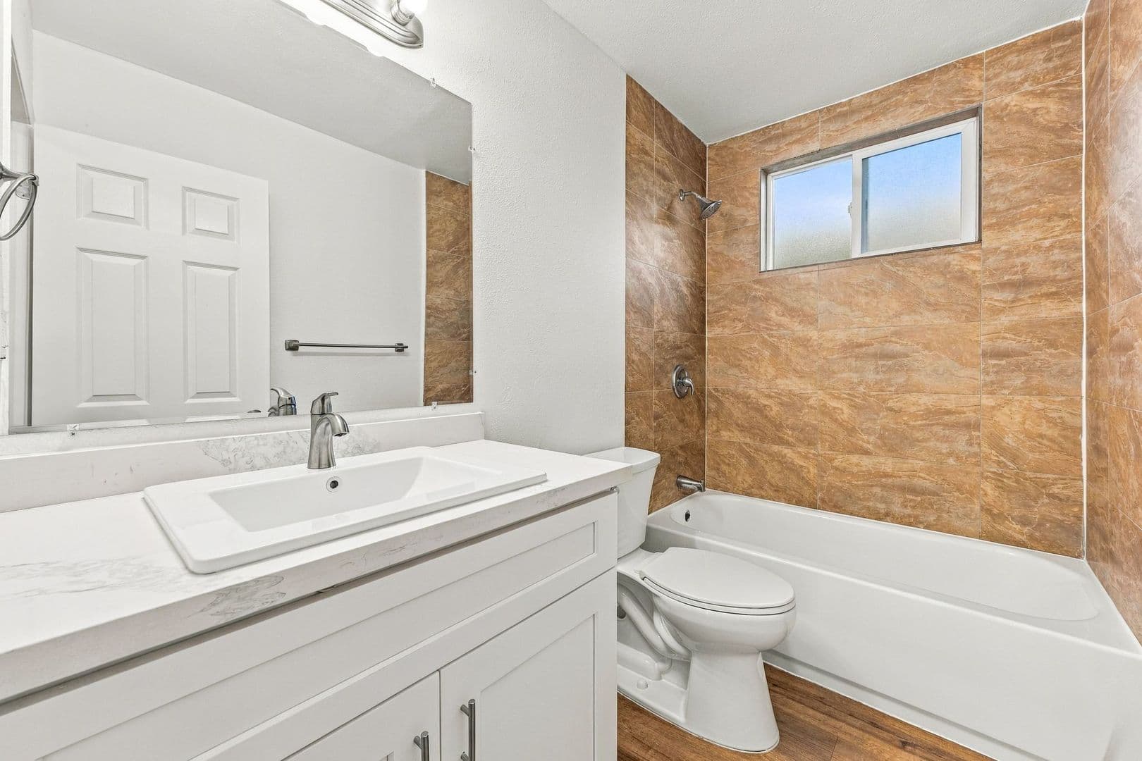 Costa Mesa Apartment: 263 16th Pl