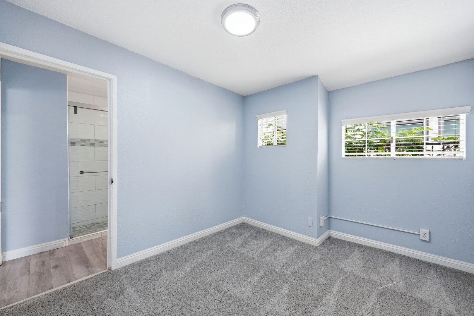 Newport Beach Apartment: 126 East Balboa