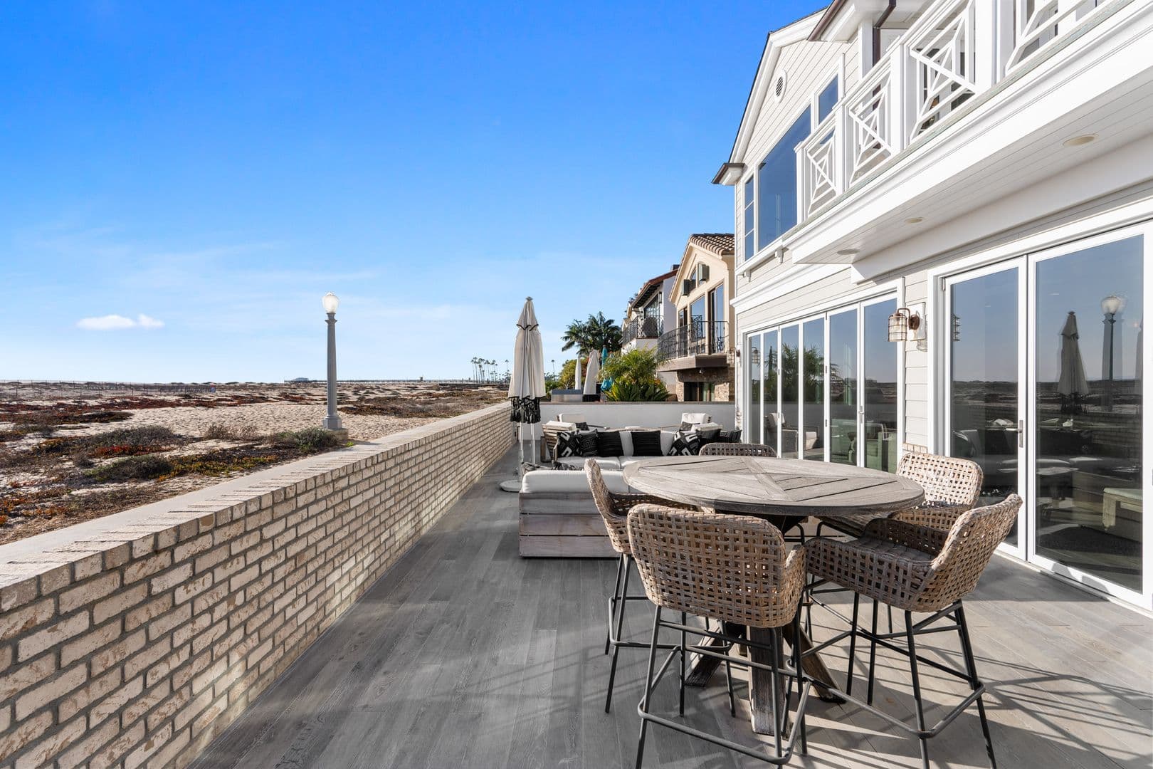 Newport Beach House: 1215 E Balboa Blvd