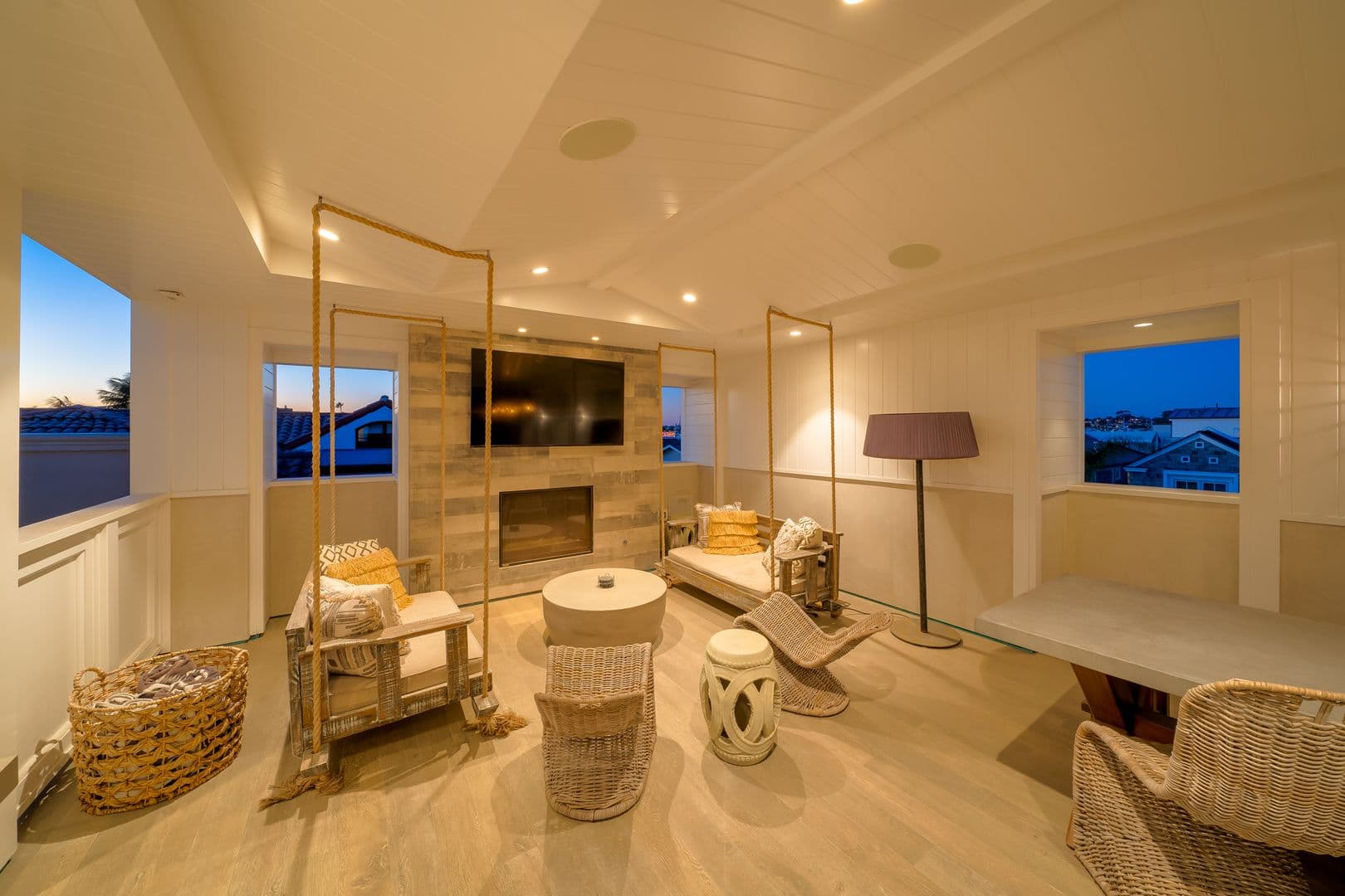 Newport Beach House: 1215 E Balboa Blvd