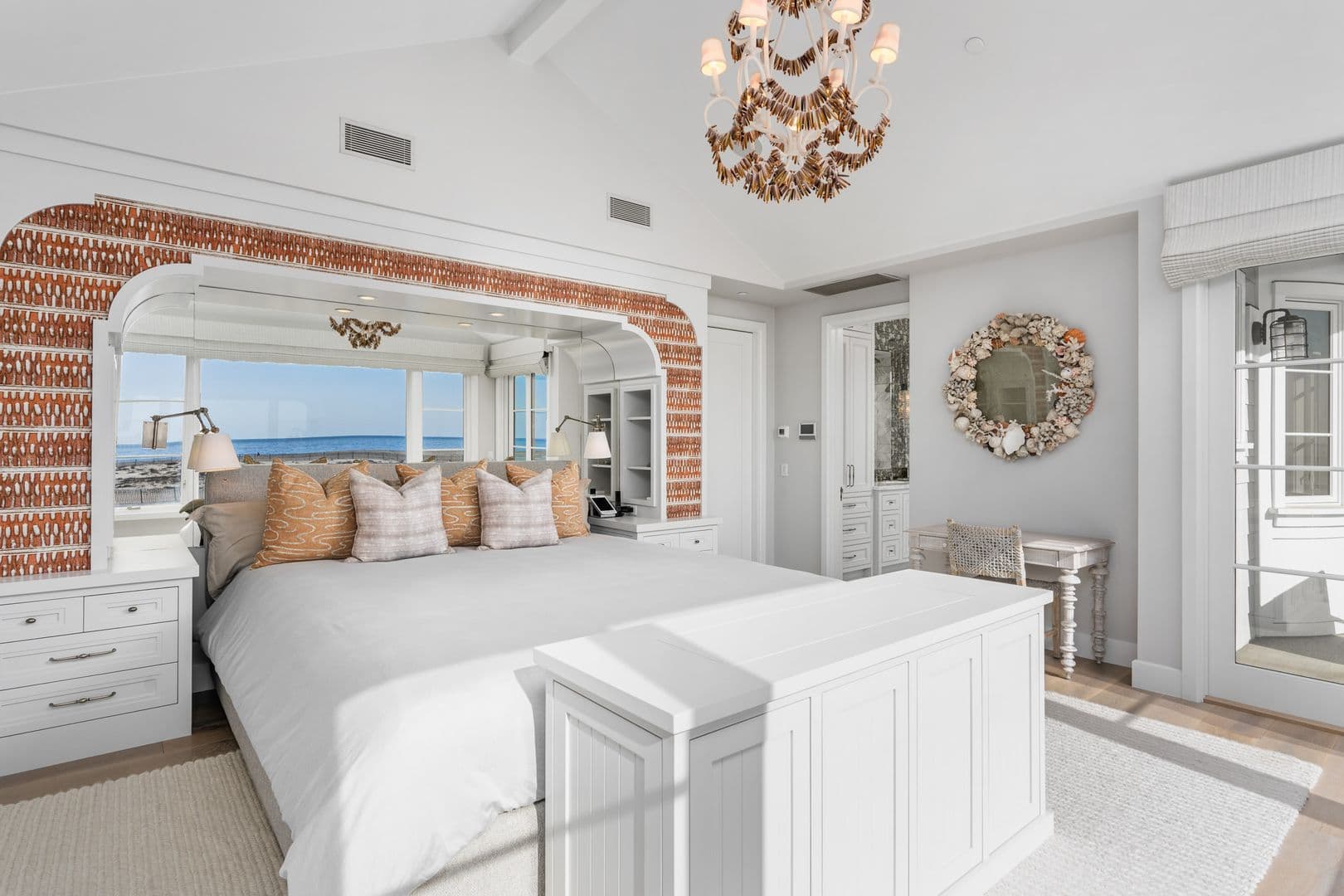 Newport Beach House: 1215 E Balboa Blvd