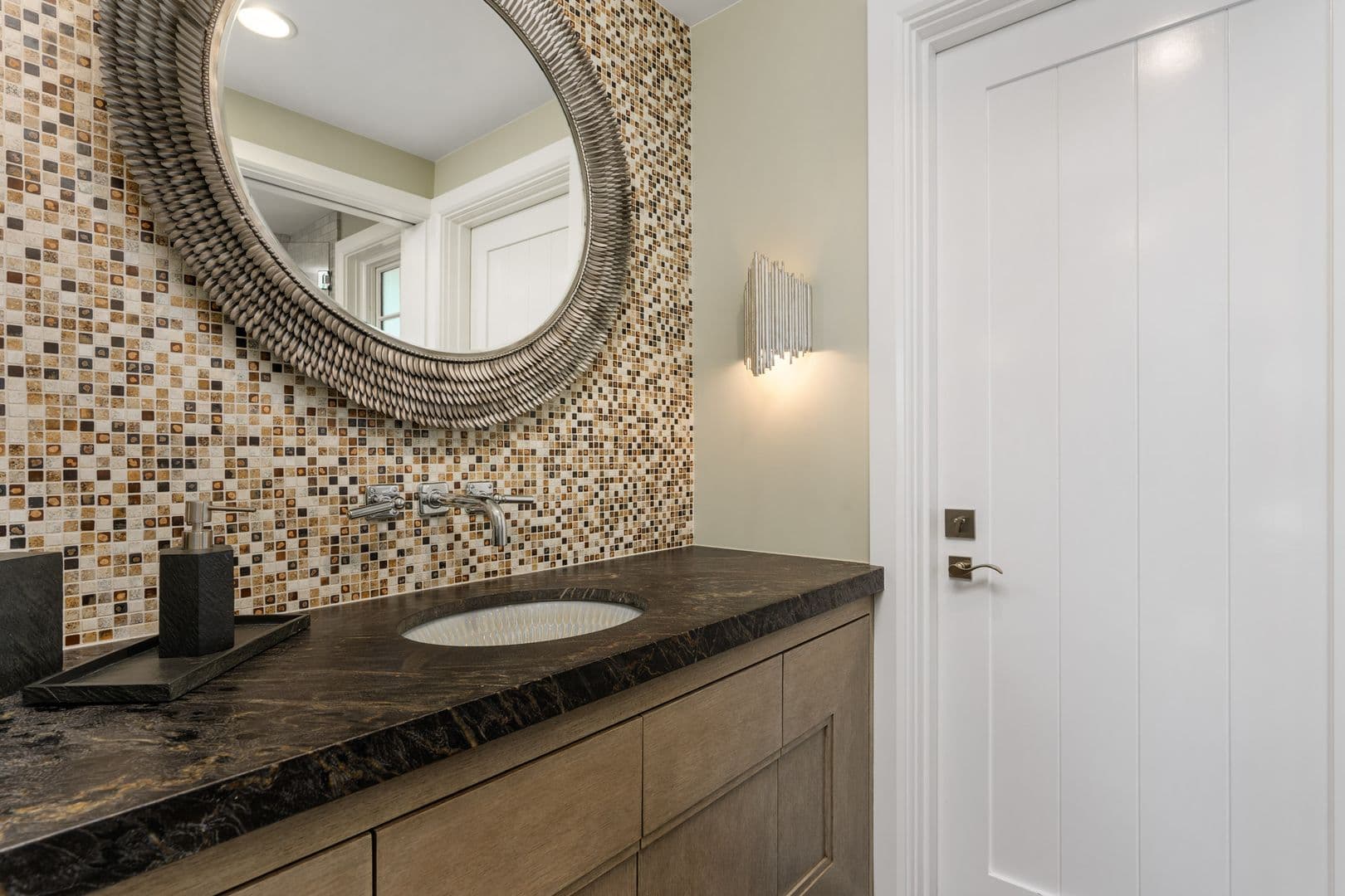 Newport Beach House: 1215 E Balboa Blvd