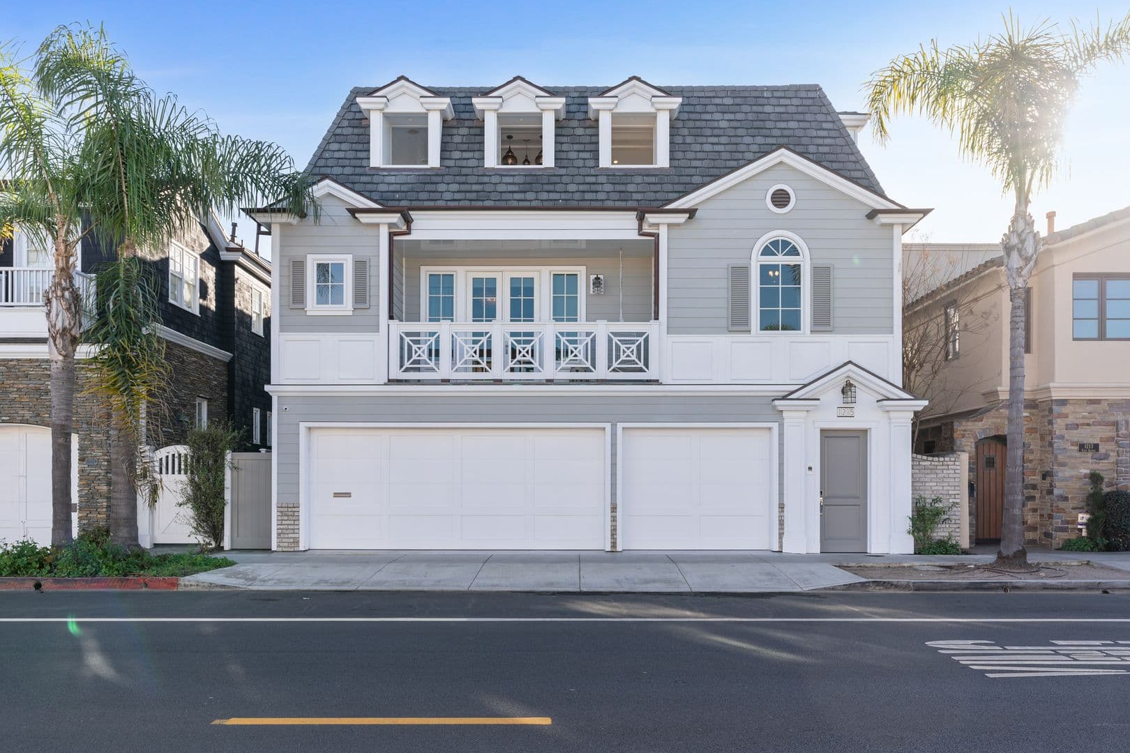 Newport Beach House: 1215 E Balboa Blvd