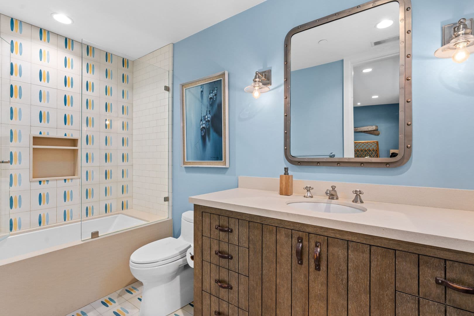 Newport Beach House: 1215 E Balboa Blvd