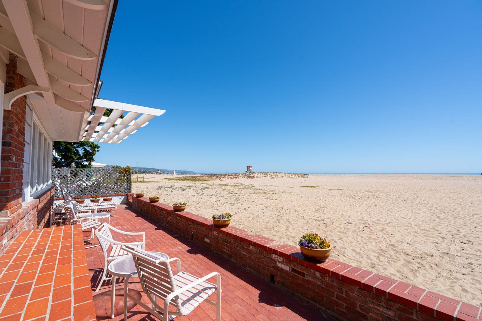 Newport Beach House: 2124 E. Oceanfront