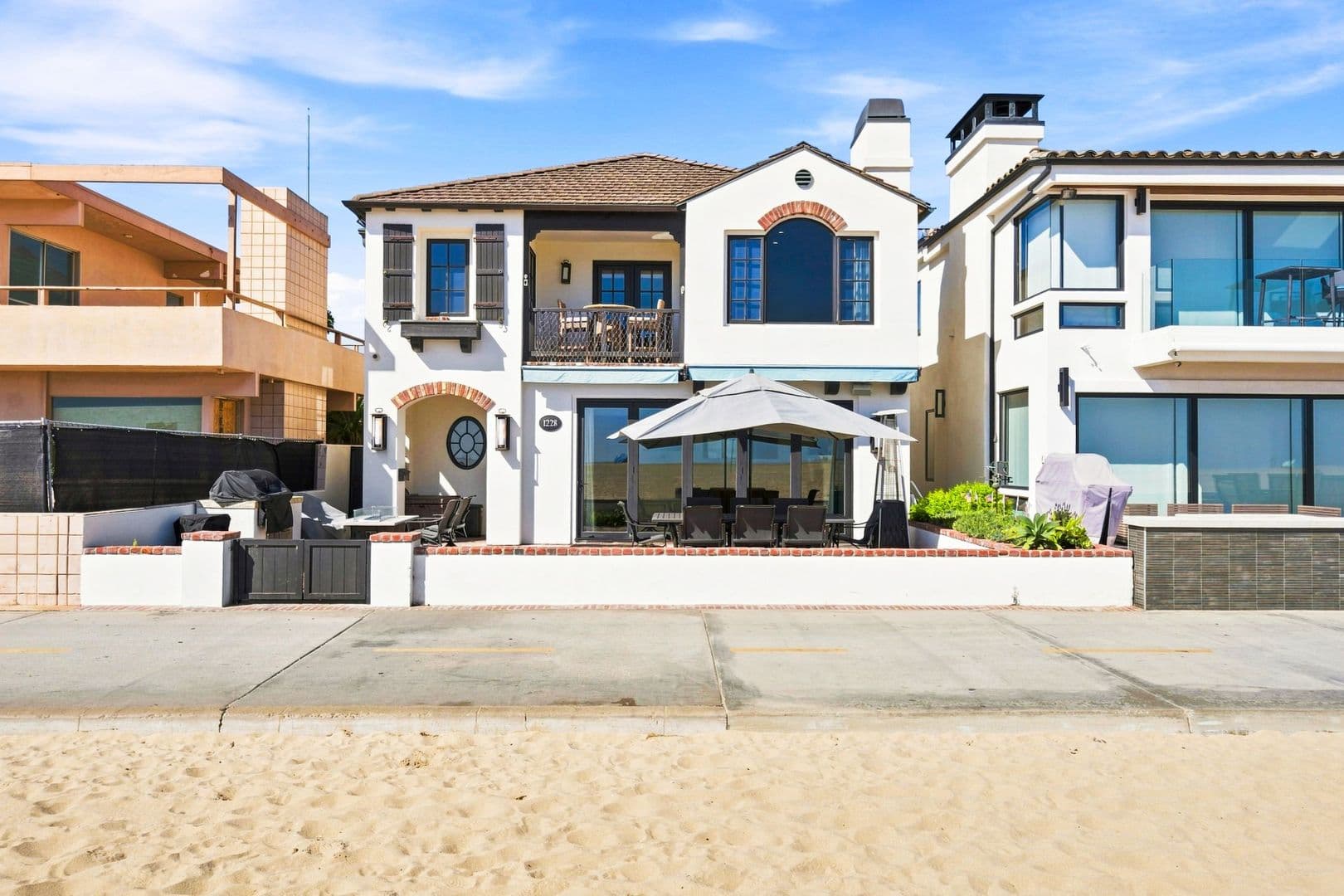 Newport Beach House: 1228 W Oceanfront