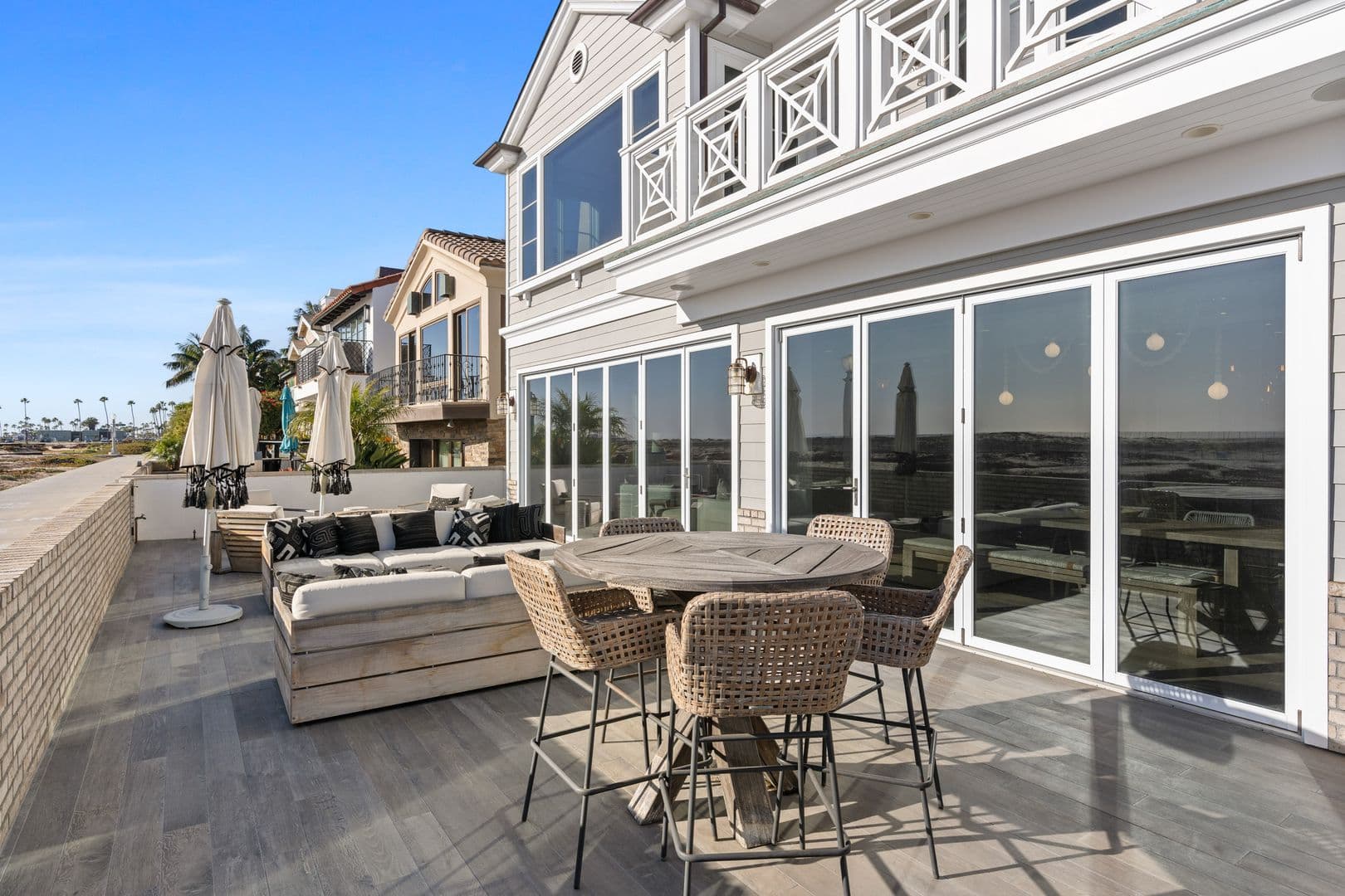 Newport Beach House: 1215 E Balboa Blvd