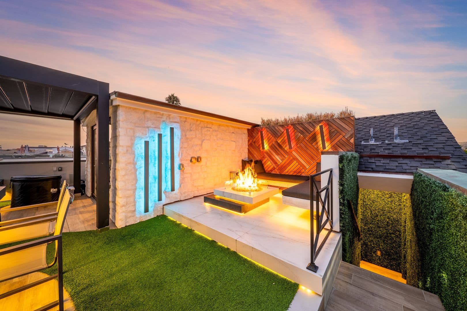 Newport Beach House: 2037 East Ocean Blvd