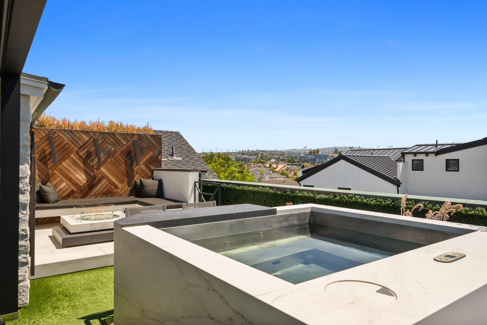 Newport Beach House: 2037 East Ocean Blvd