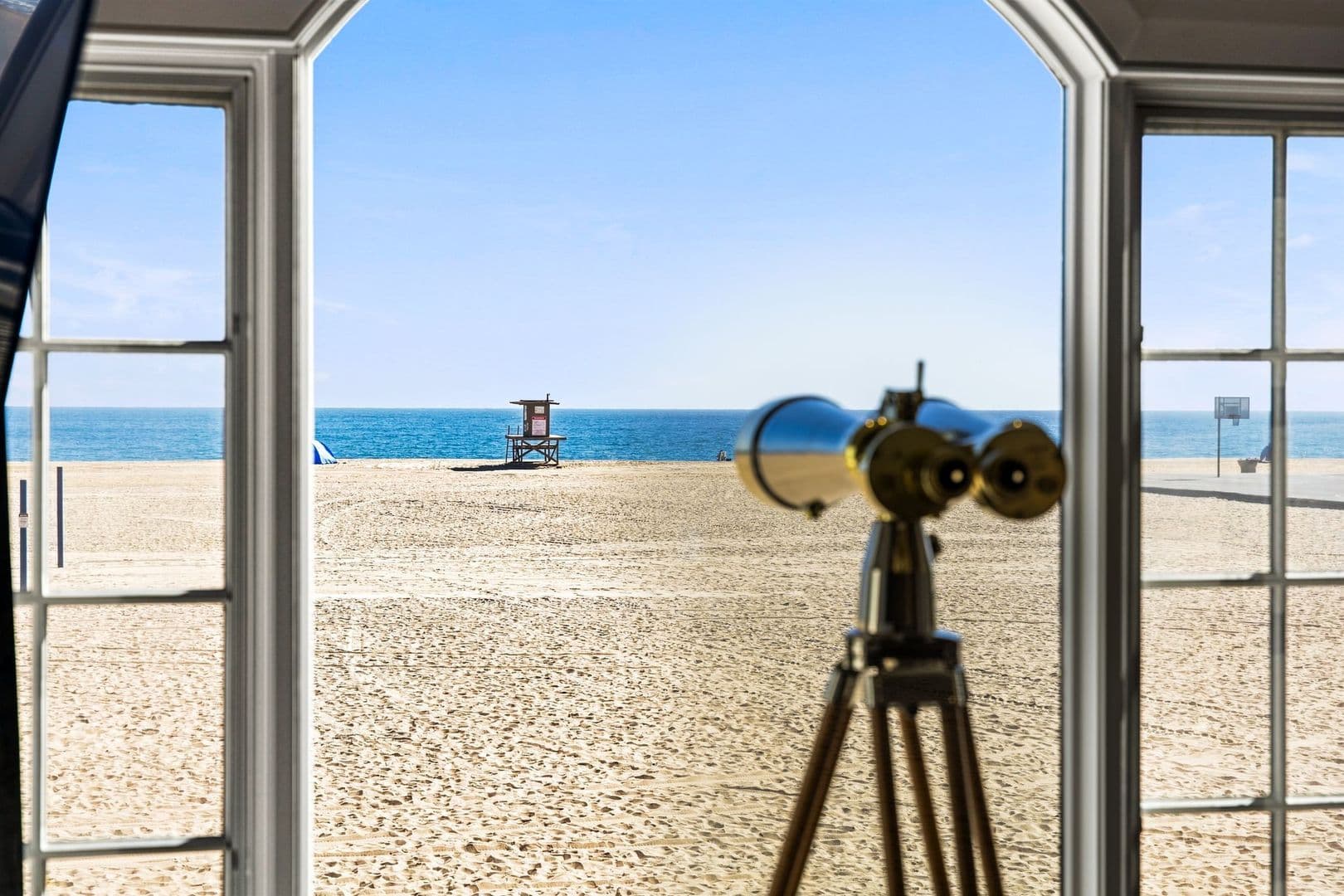 Newport Beach House: 1228 W Oceanfront
