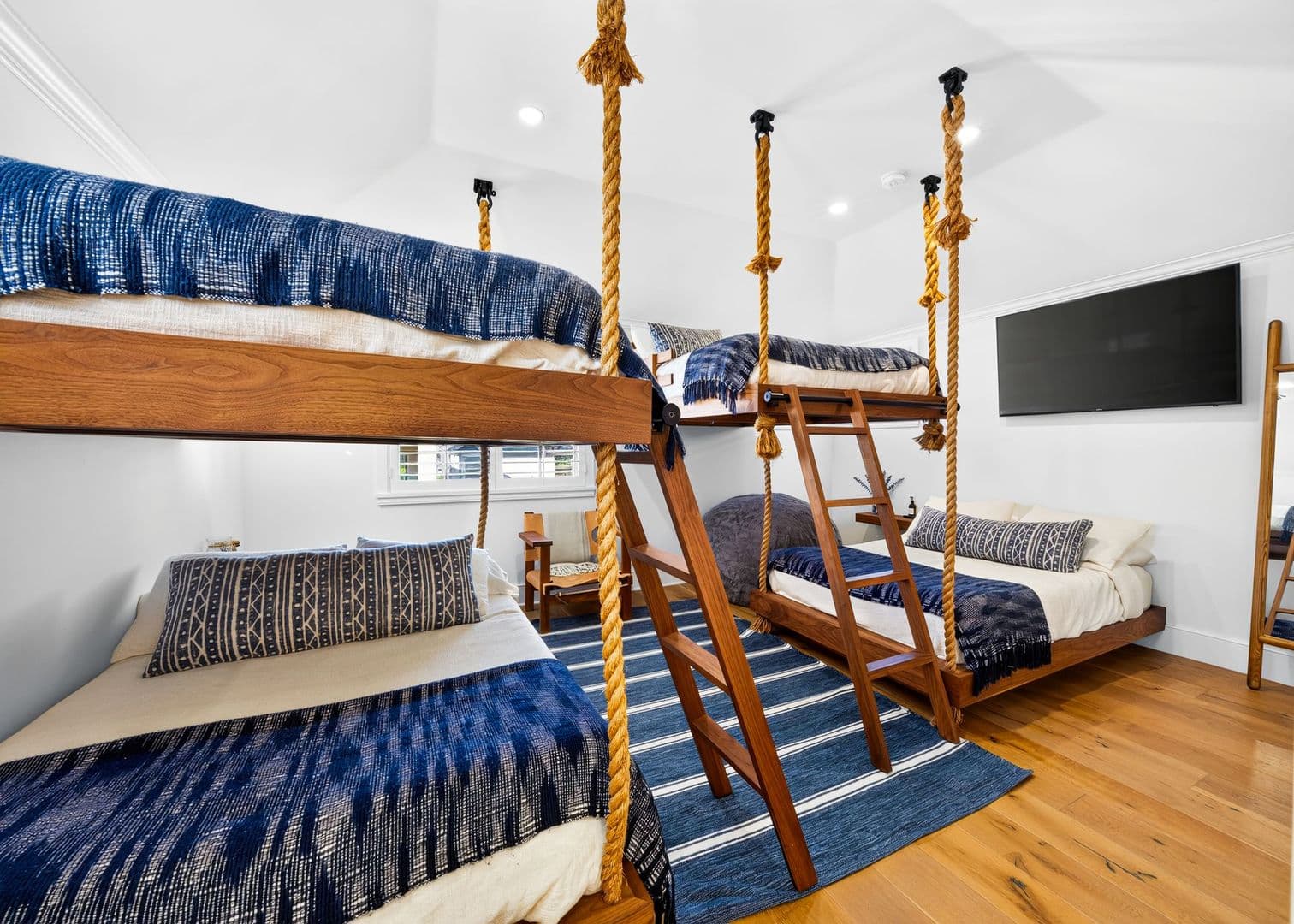 Newport Beach House: 1228 W Oceanfront