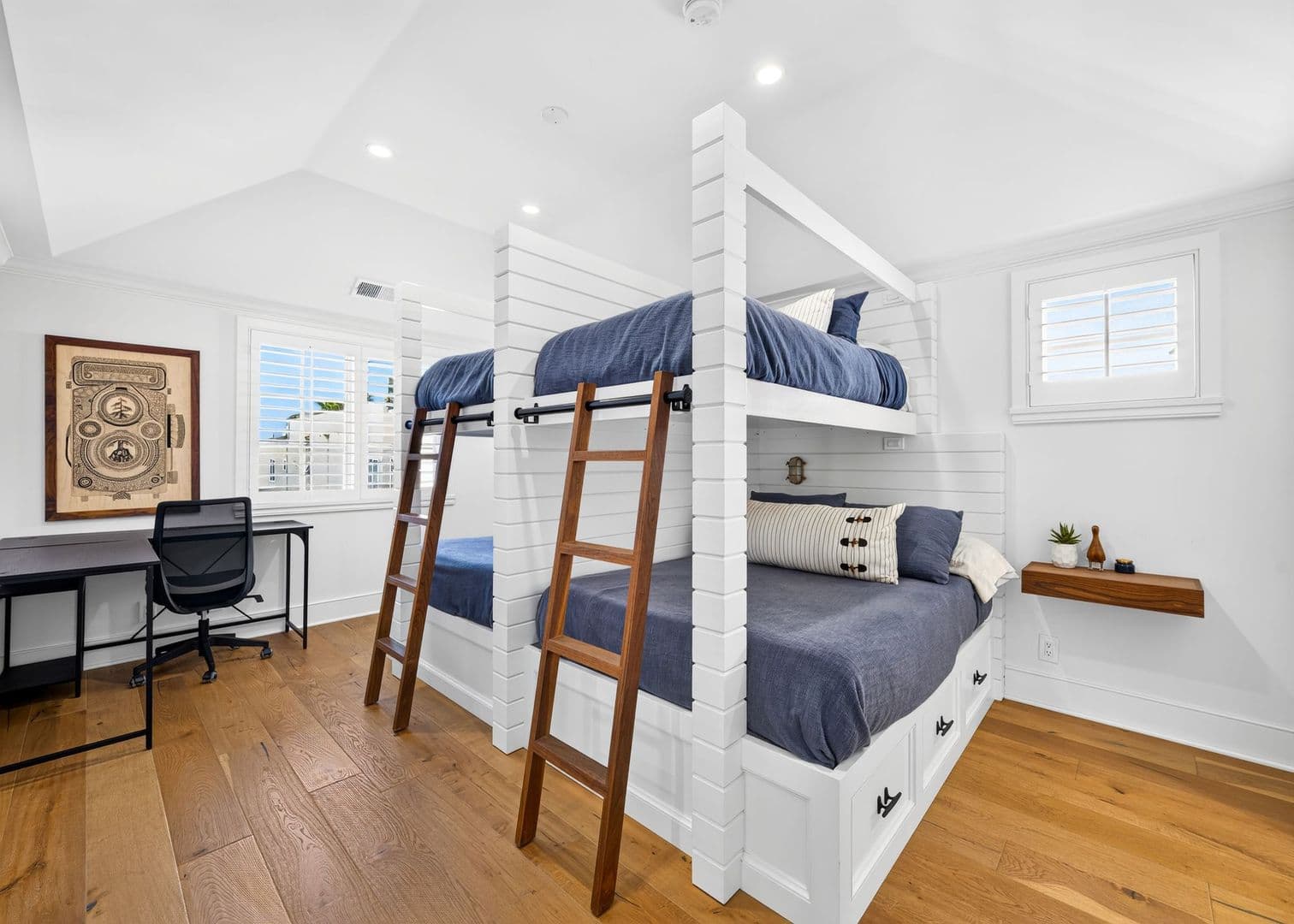 Newport Beach House: 1228 W Oceanfront