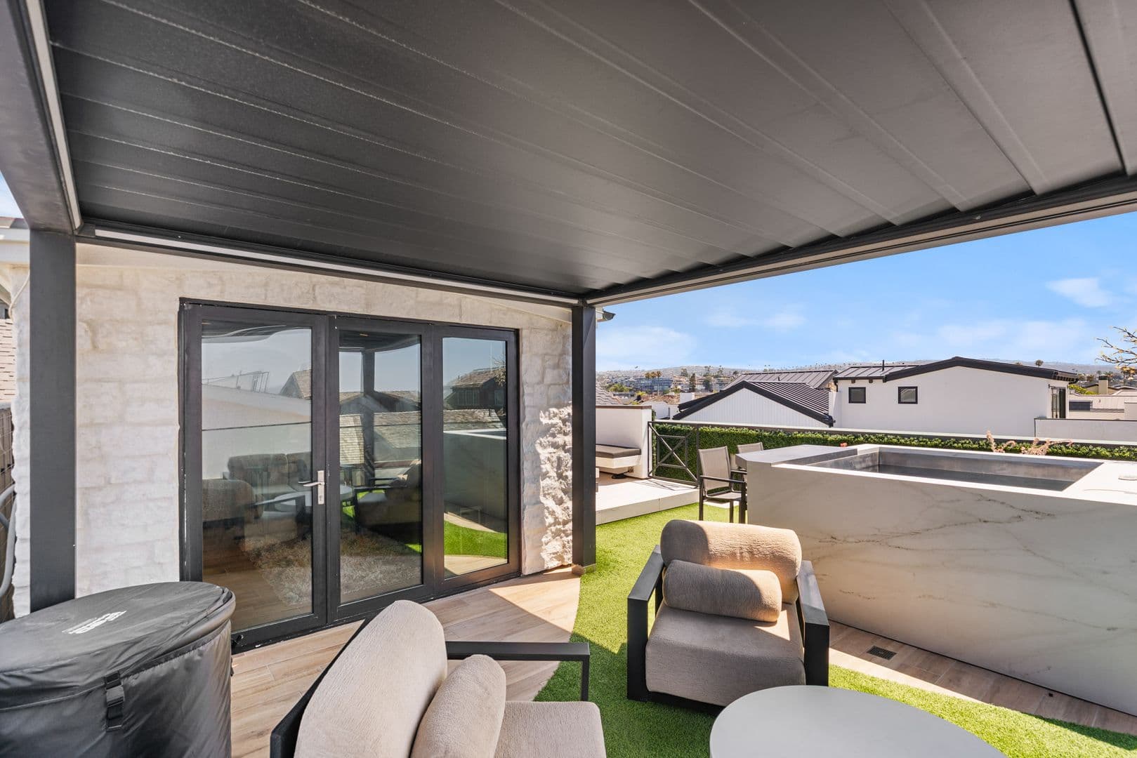 Newport Beach House: 2037 East Ocean Blvd