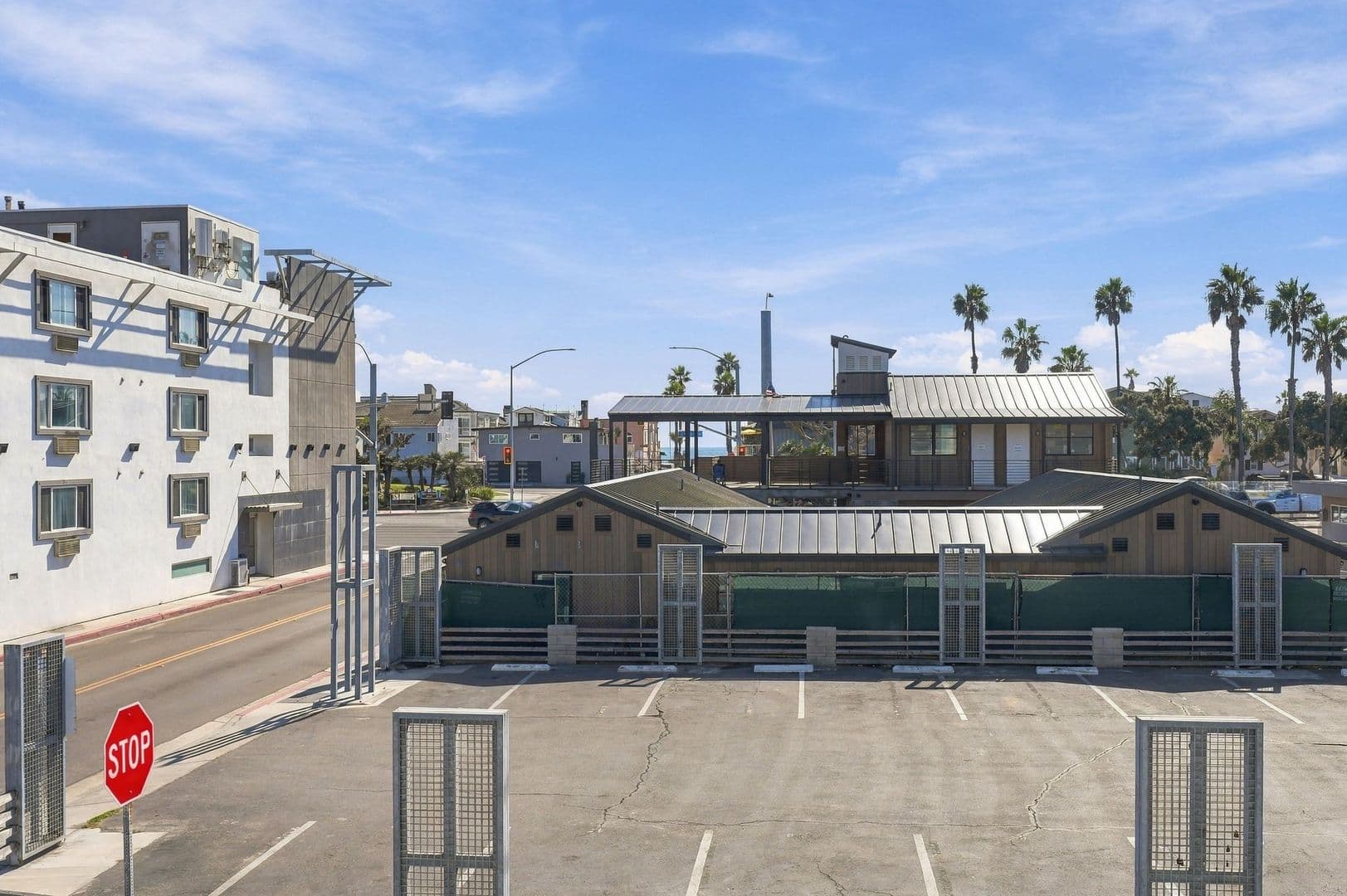 Newport Beach Apartment: 215 Prospect