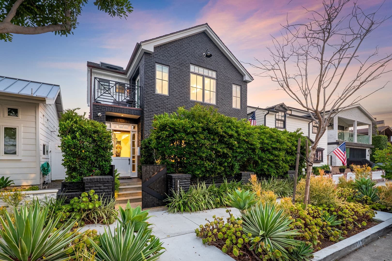 Newport Beach House: 2037 East Ocean Blvd