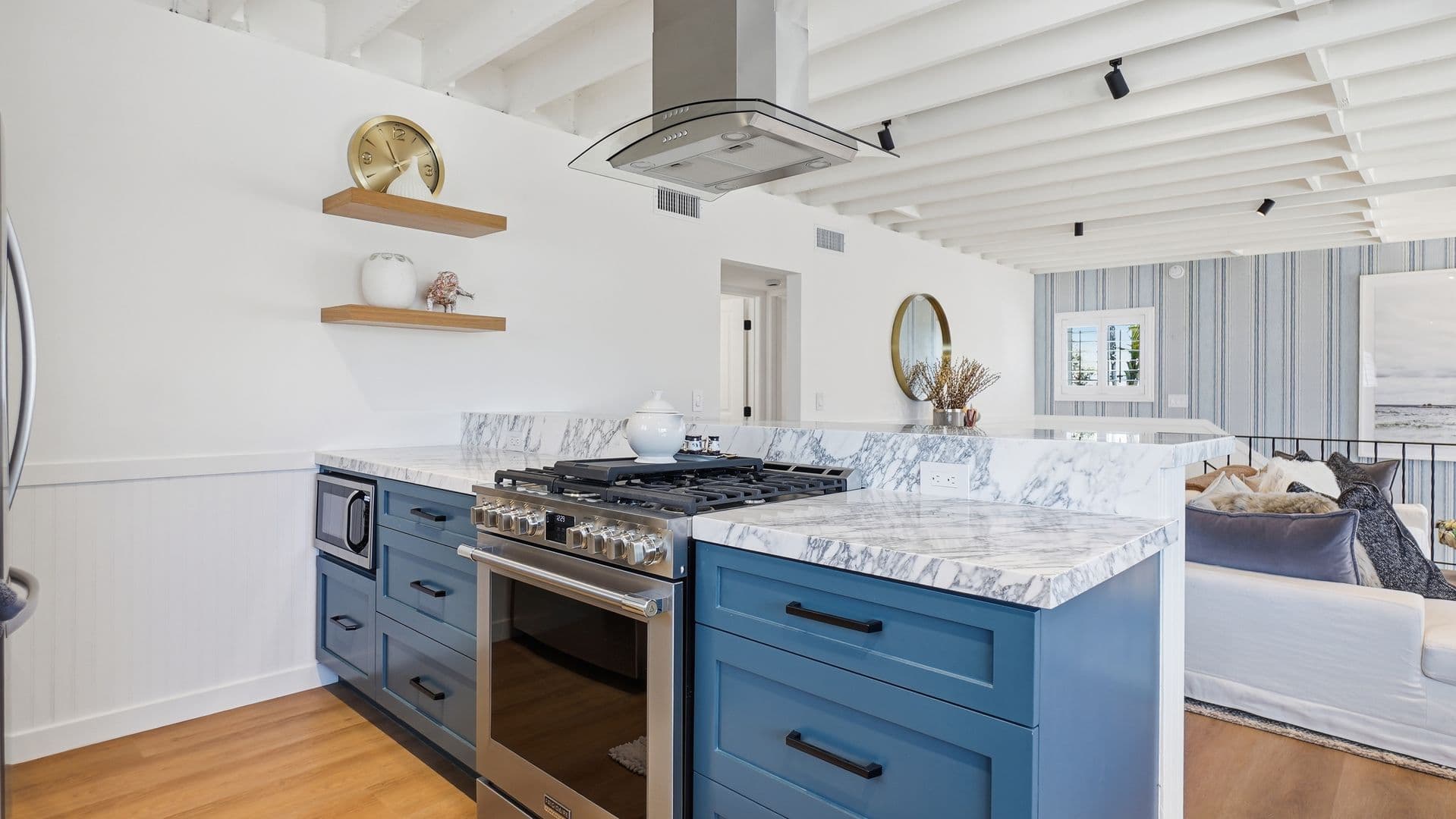 Newport Beach House: 6601 Seashore Dr.