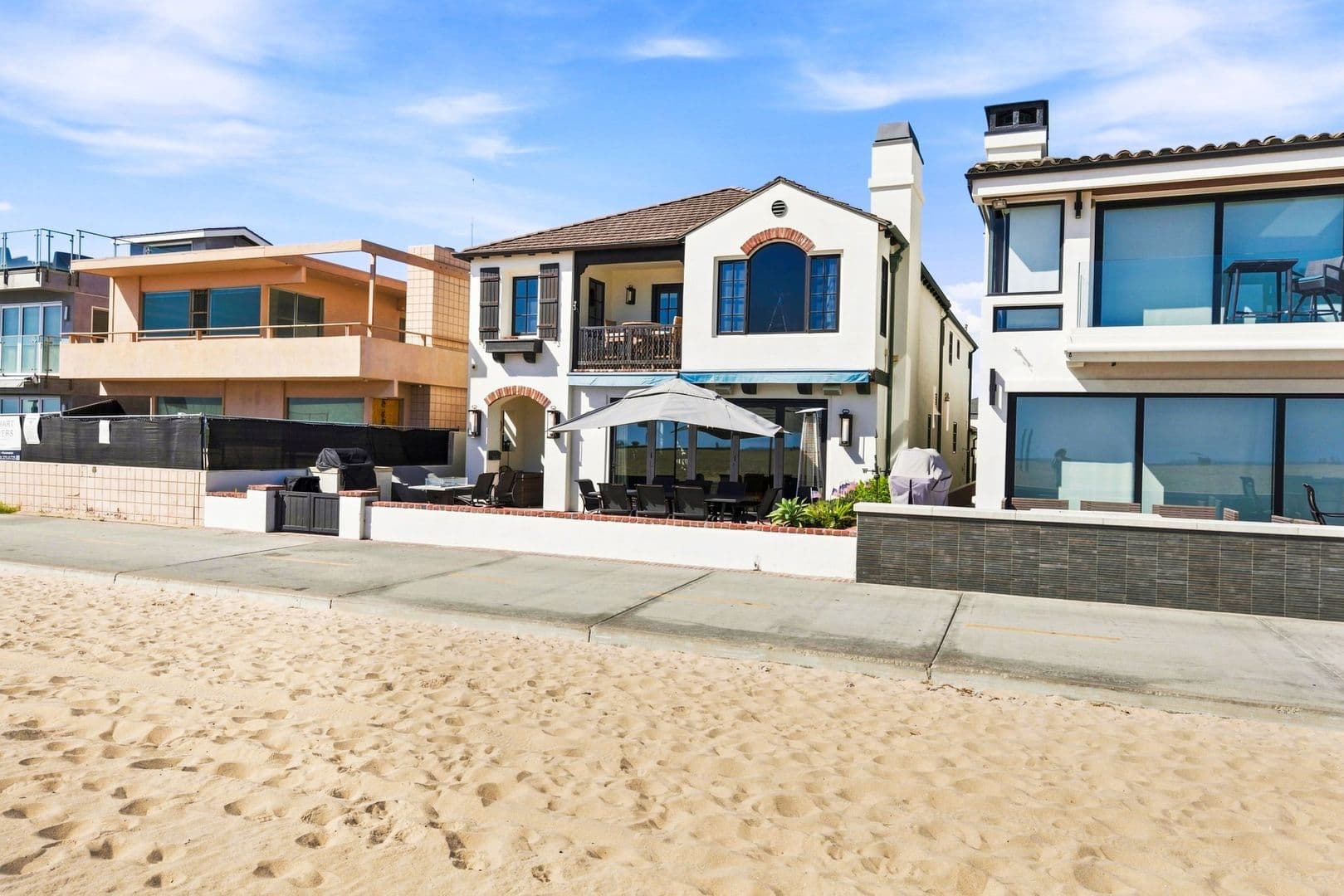 Newport Beach House: 1228 W Oceanfront