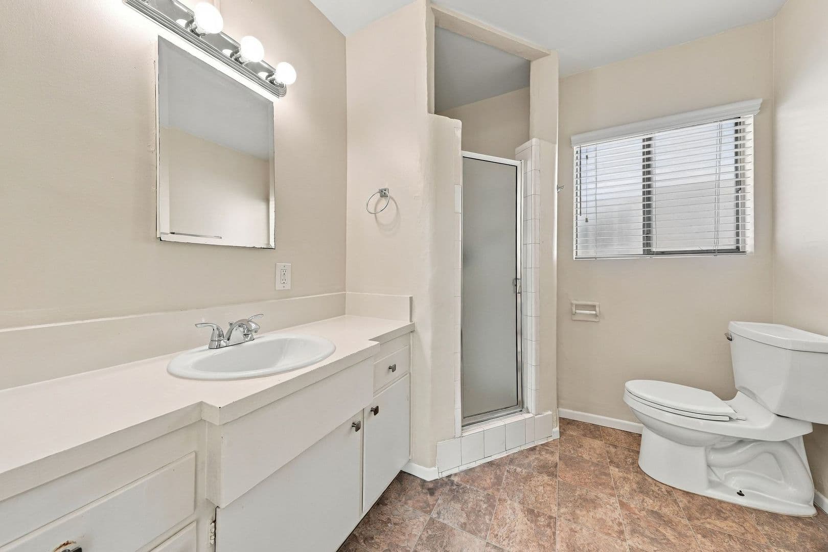 Newport Beach Apartment: 215 Prospect