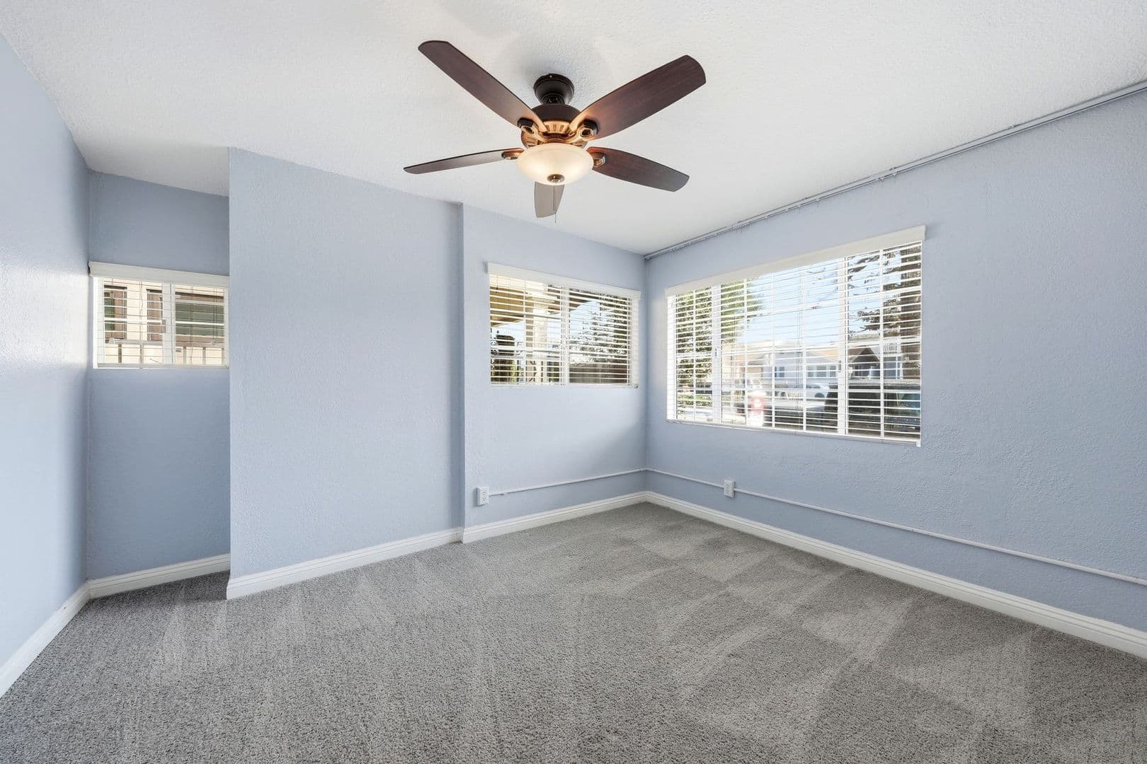 Newport Beach Apartment: 126 East Balboa