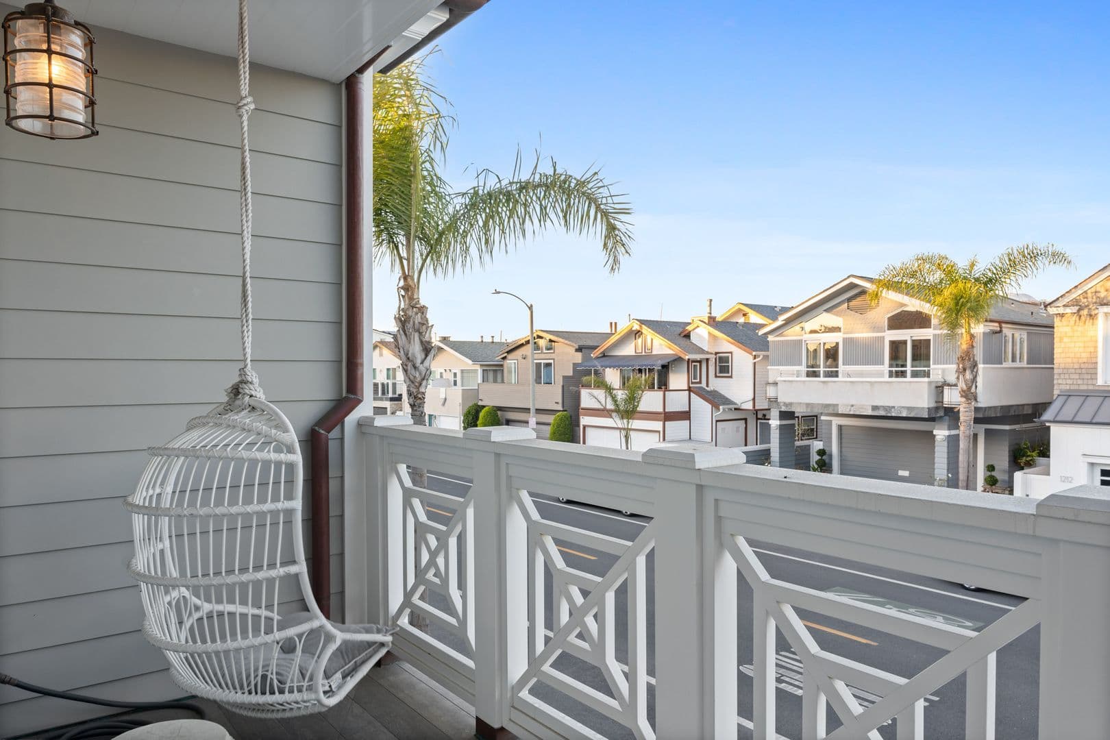 Newport Beach House: 1215 E Balboa Blvd