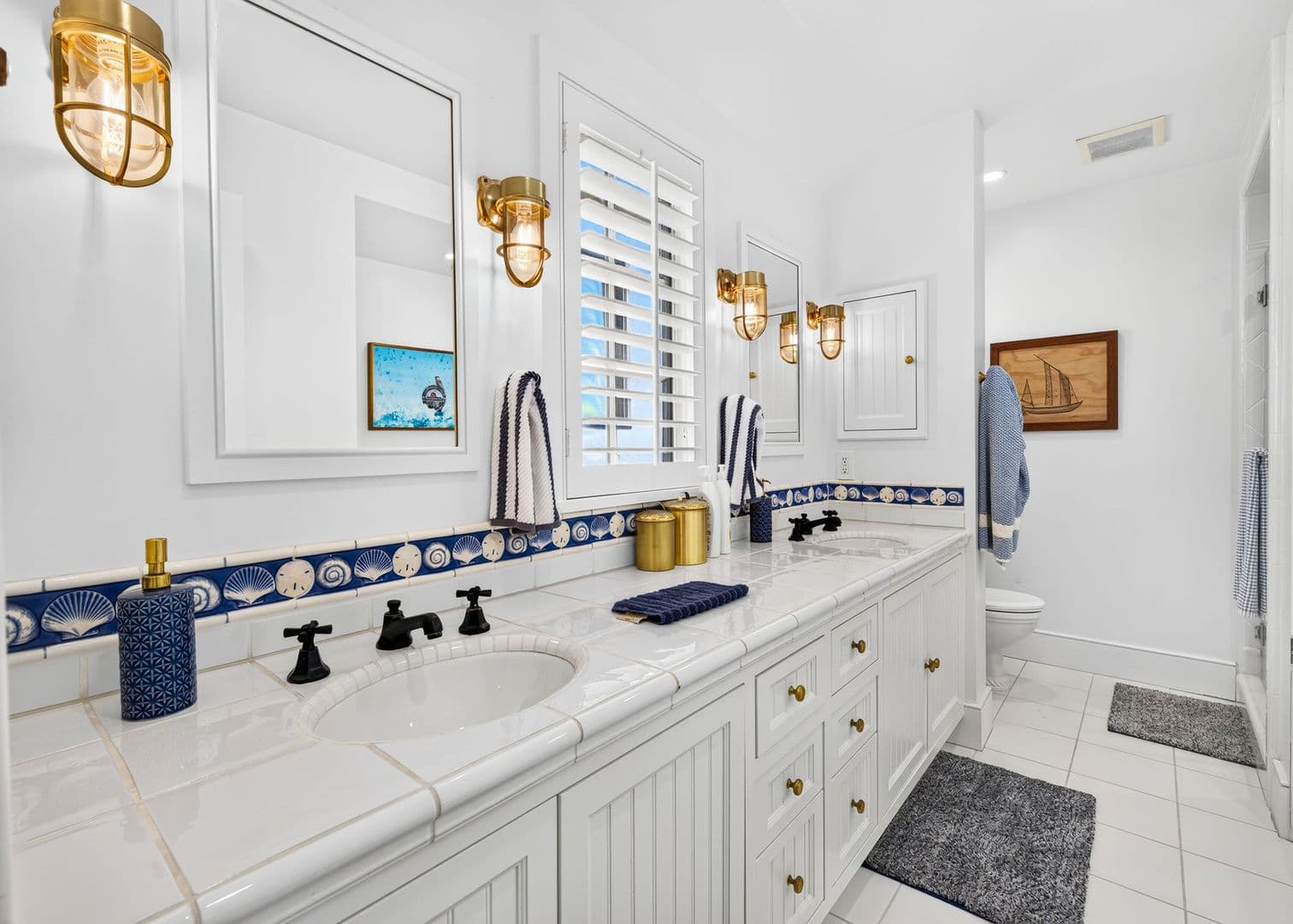 Newport Beach House: 1228 W Oceanfront