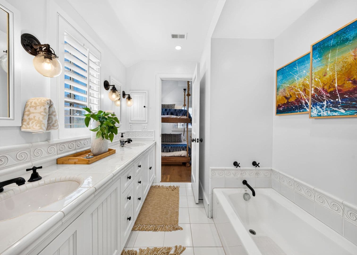 Newport Beach House: 1228 W Oceanfront