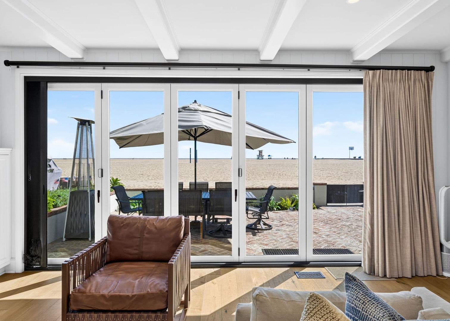 Newport Beach House: 1228 W Oceanfront