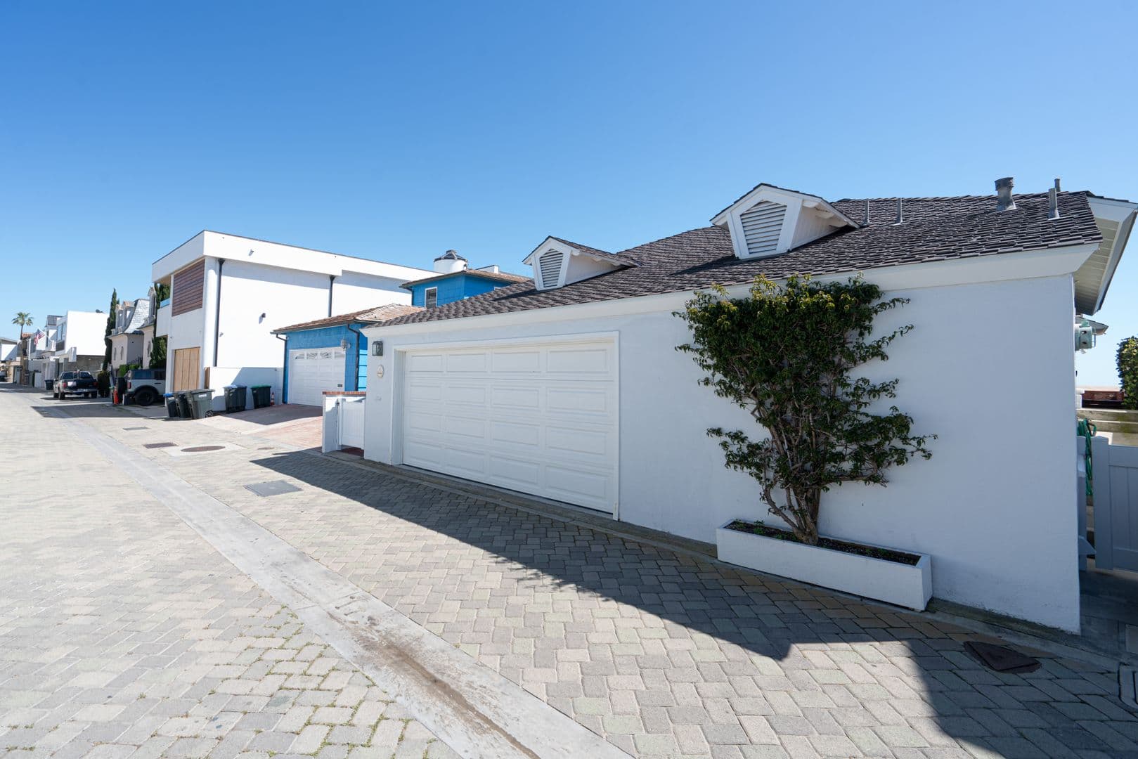 Newport Beach House: 2124 E. Oceanfront