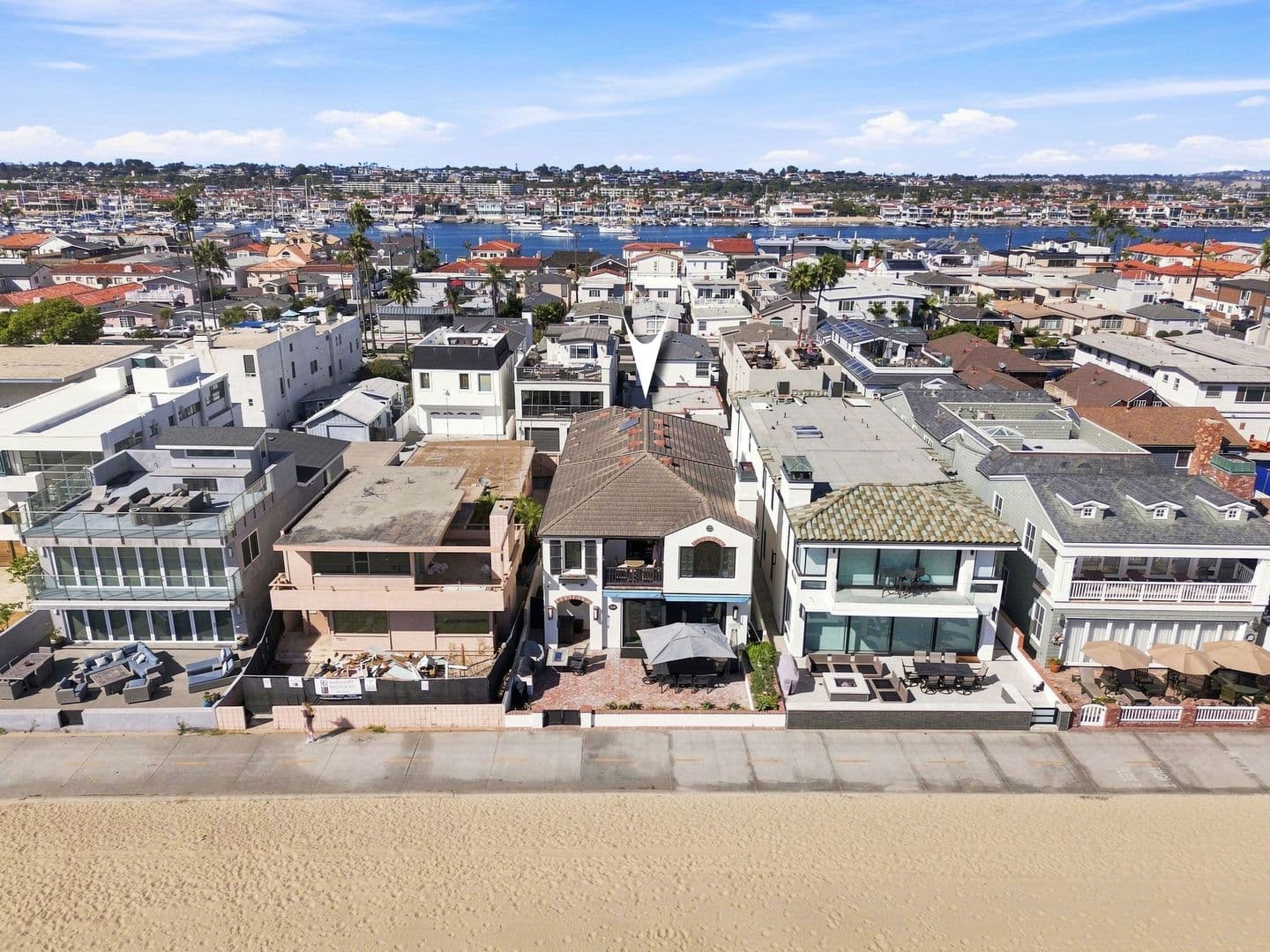 Newport Beach House: 1228 W Oceanfront