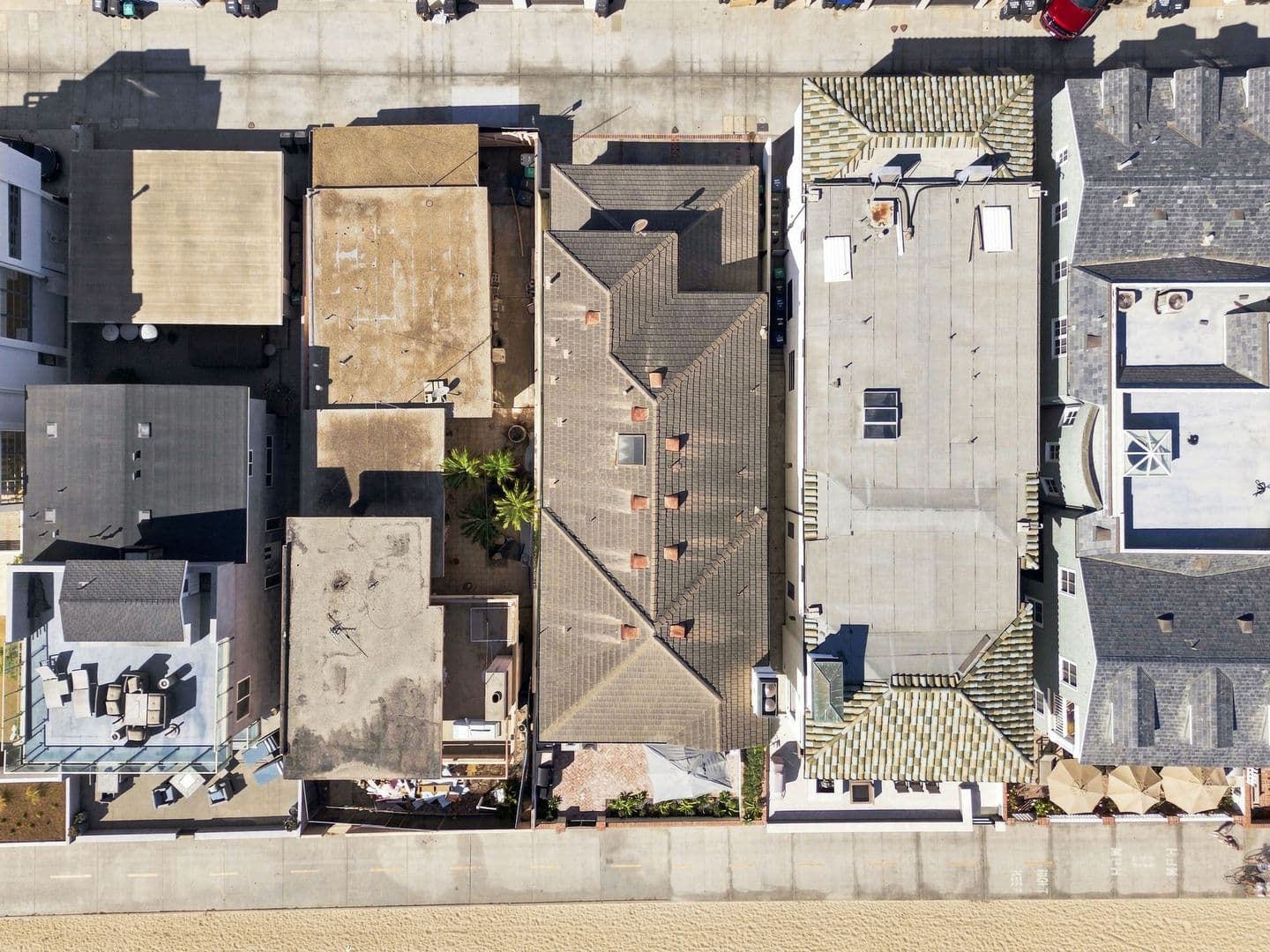 Newport Beach House: 1228 W Oceanfront