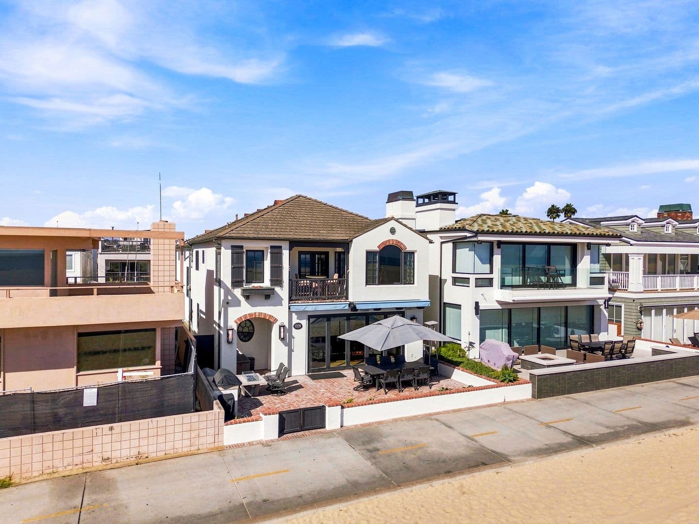 Newport Beach House: 1228 W Oceanfront
