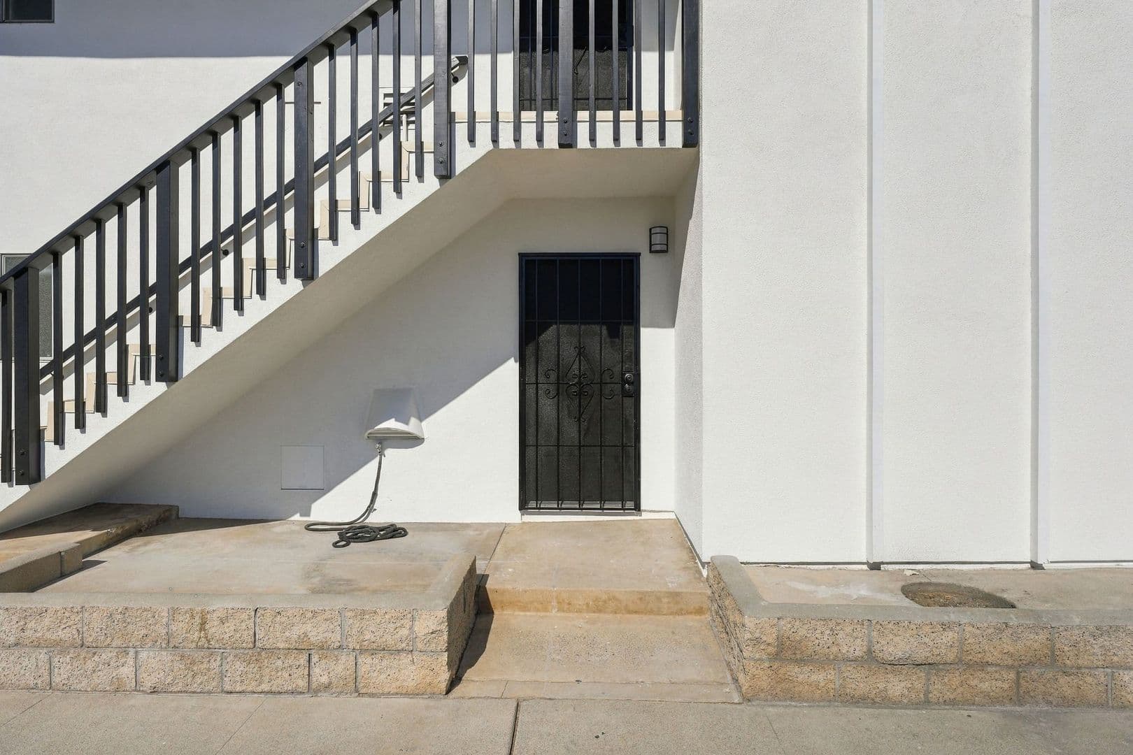Newport Beach Apartment: 215 Prospect