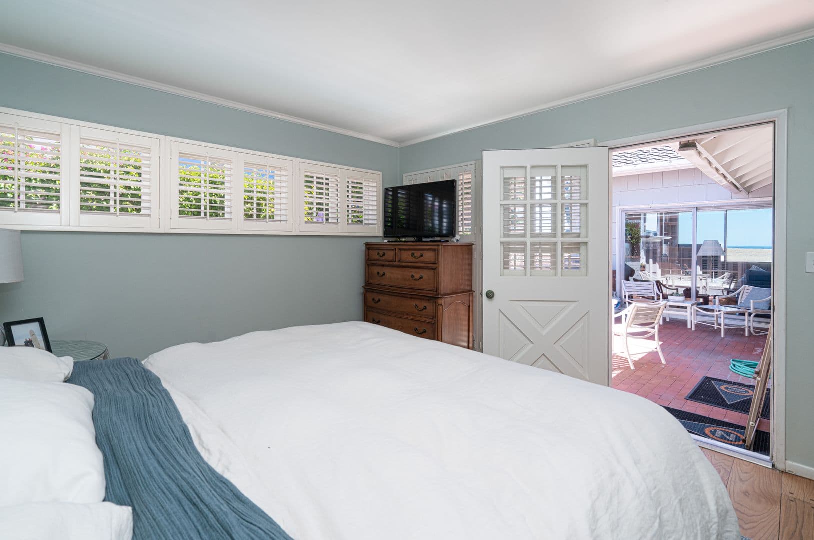 Newport Beach House: 2124 E. Oceanfront