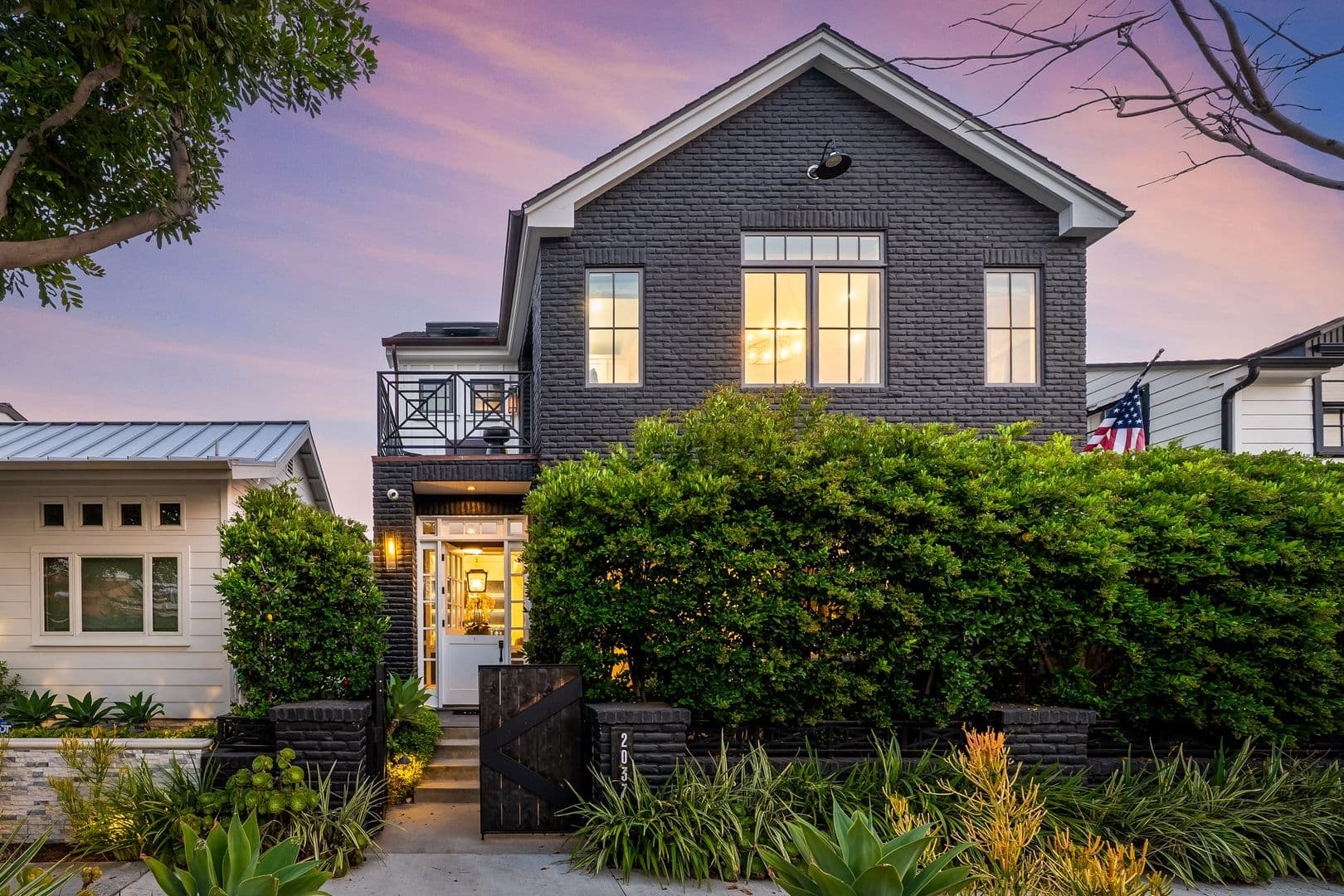 Newport Beach House: 2037 East Ocean Blvd