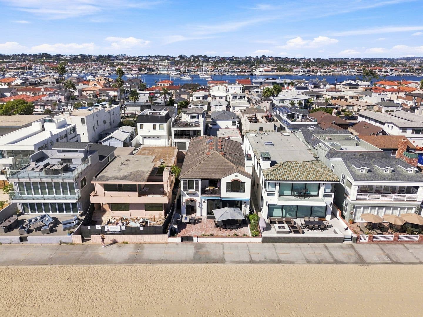 Newport Beach House: 1228 W Oceanfront